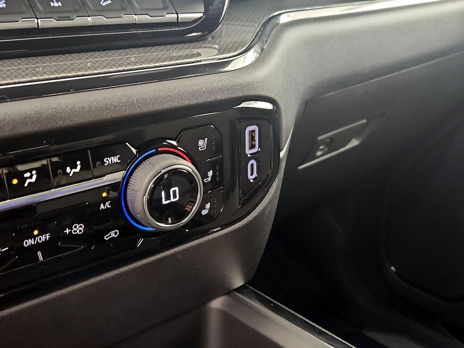 2026 Chevrolet Silverado 2500HD ZR2 - Photo 18