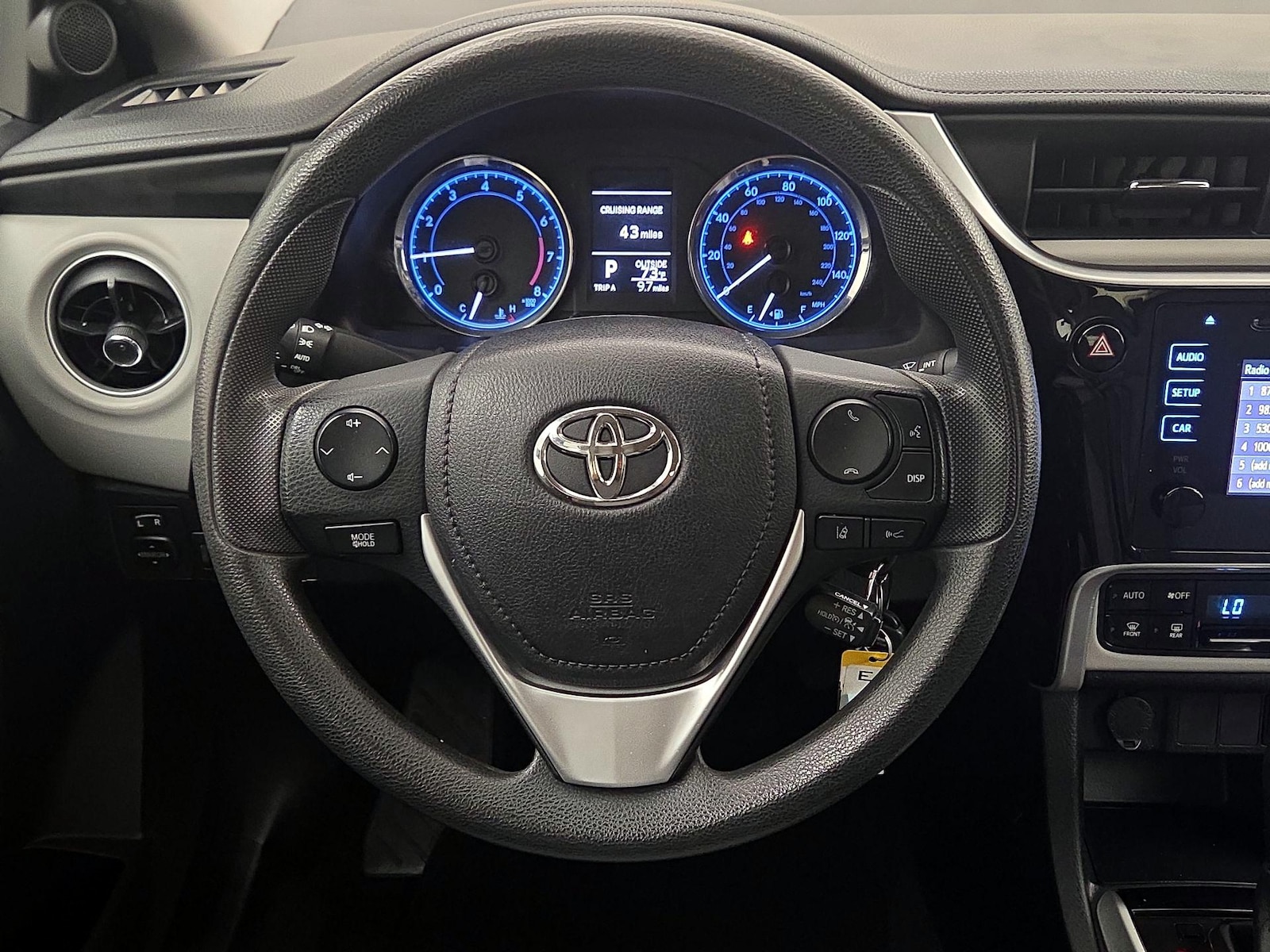 2018 Toyota Corolla LE - Photo 11