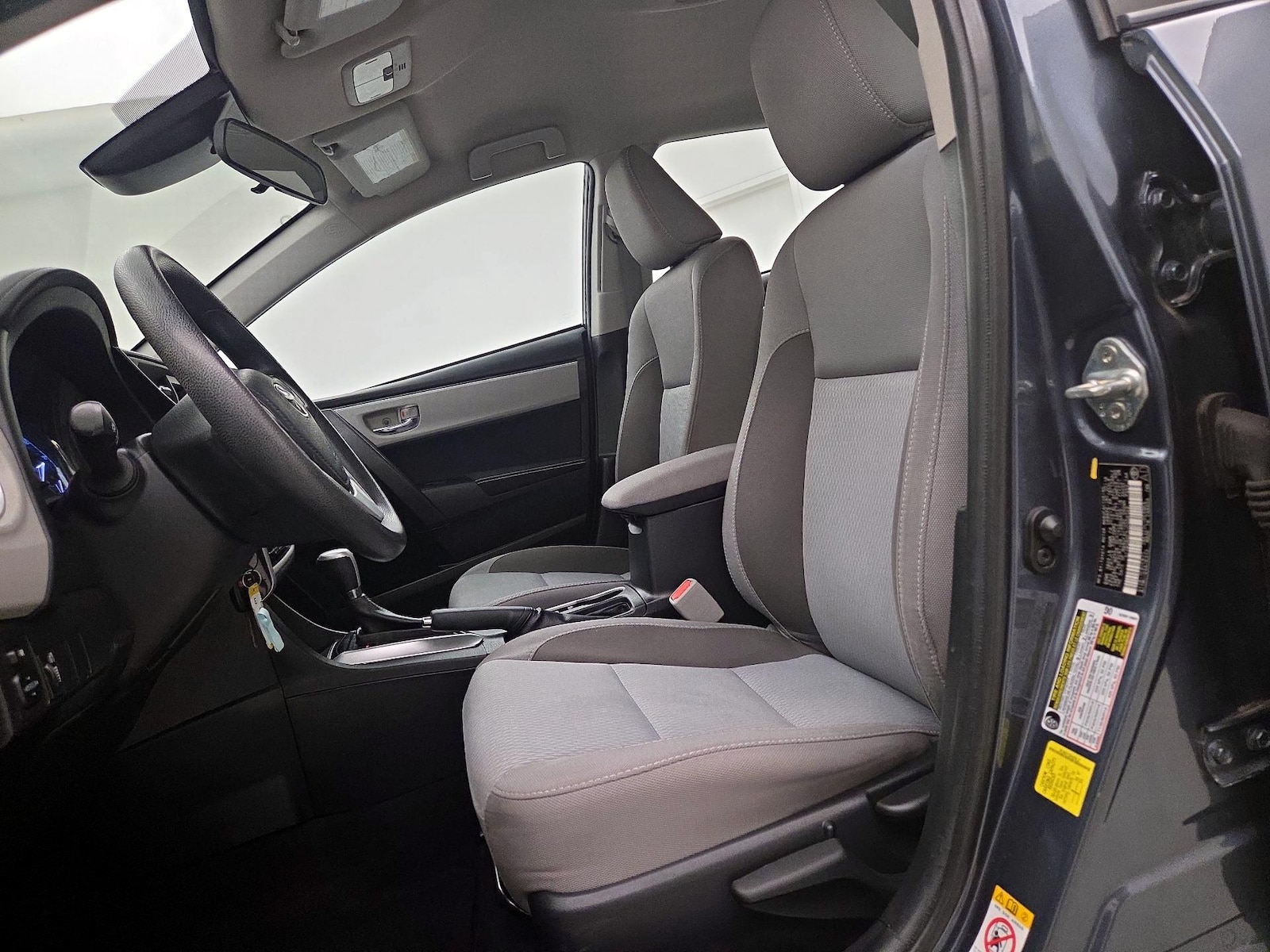 2018 Toyota Corolla LE - Photo 12
