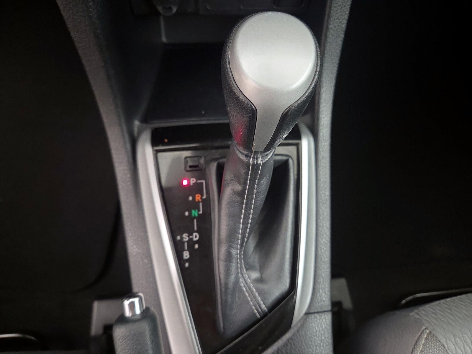 2018 Toyota Corolla LE - Photo 18