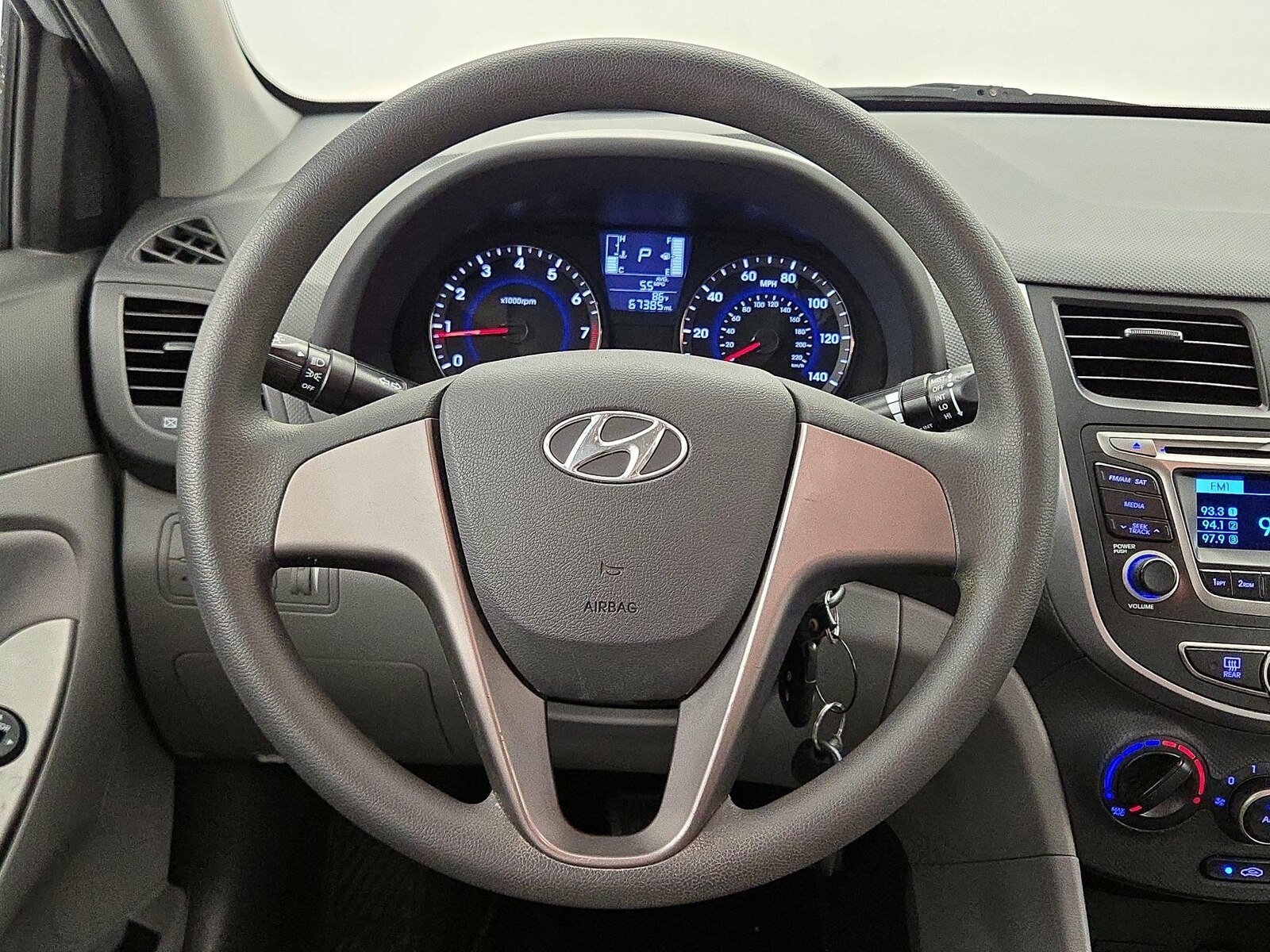 2017 Hyundai Accent SE - Photo 11