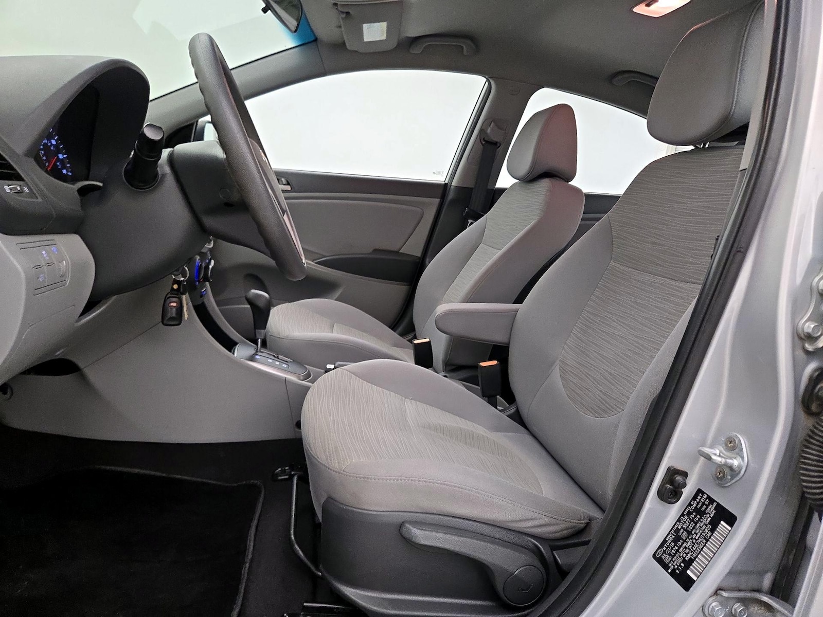 2017 Hyundai Accent SE - Photo 12