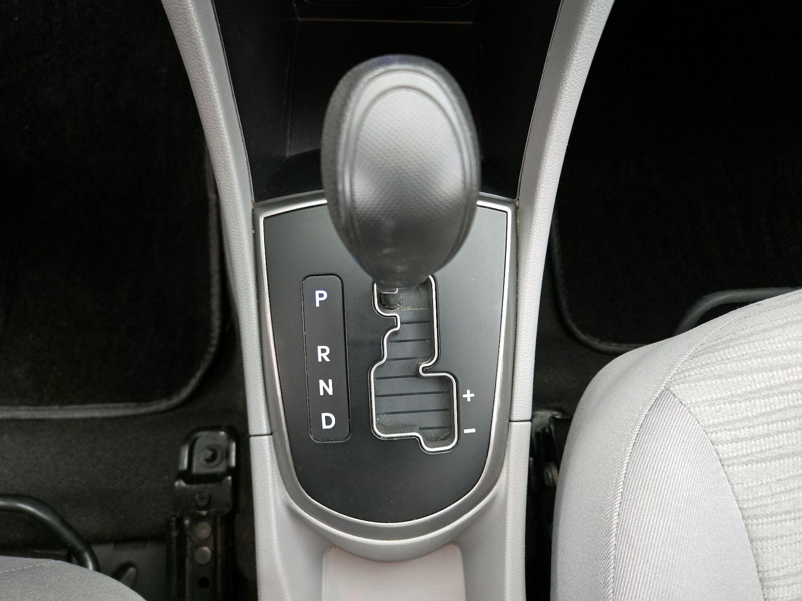 2017 Hyundai Accent SE - Photo 17