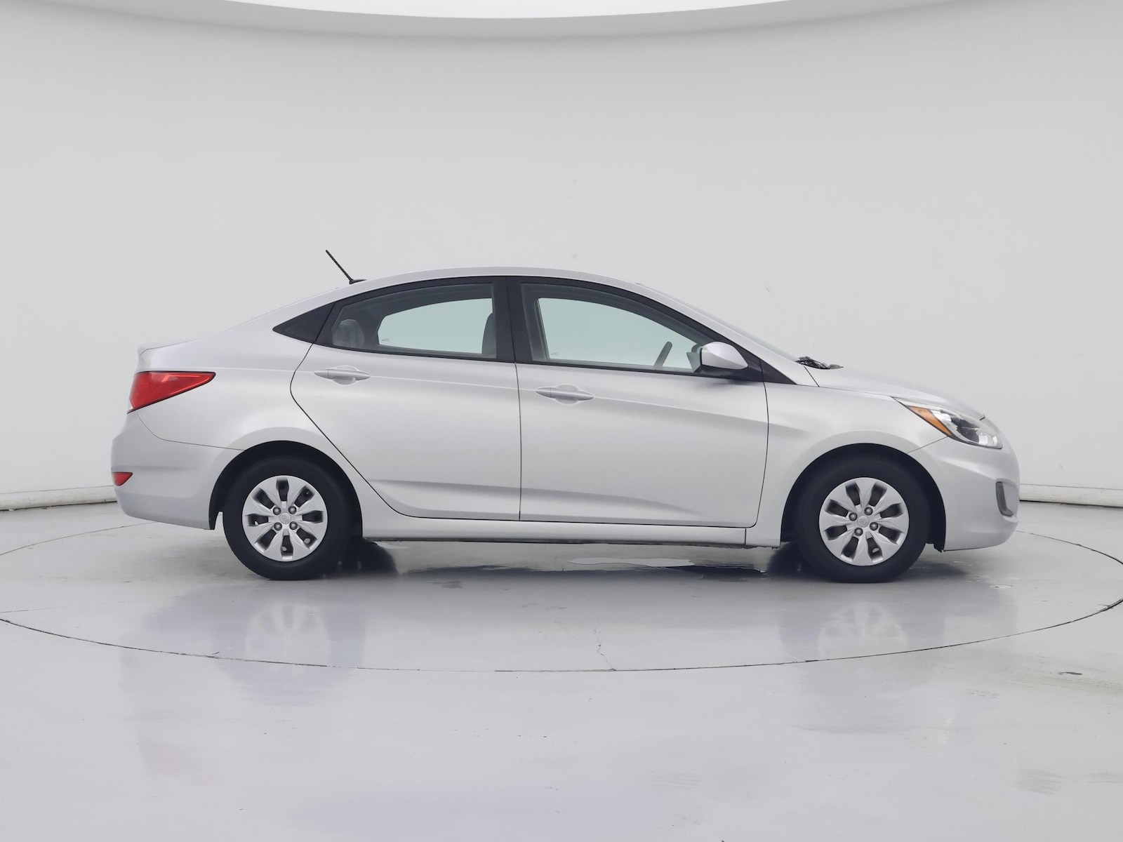 2017 Hyundai Accent SE - Photo 8