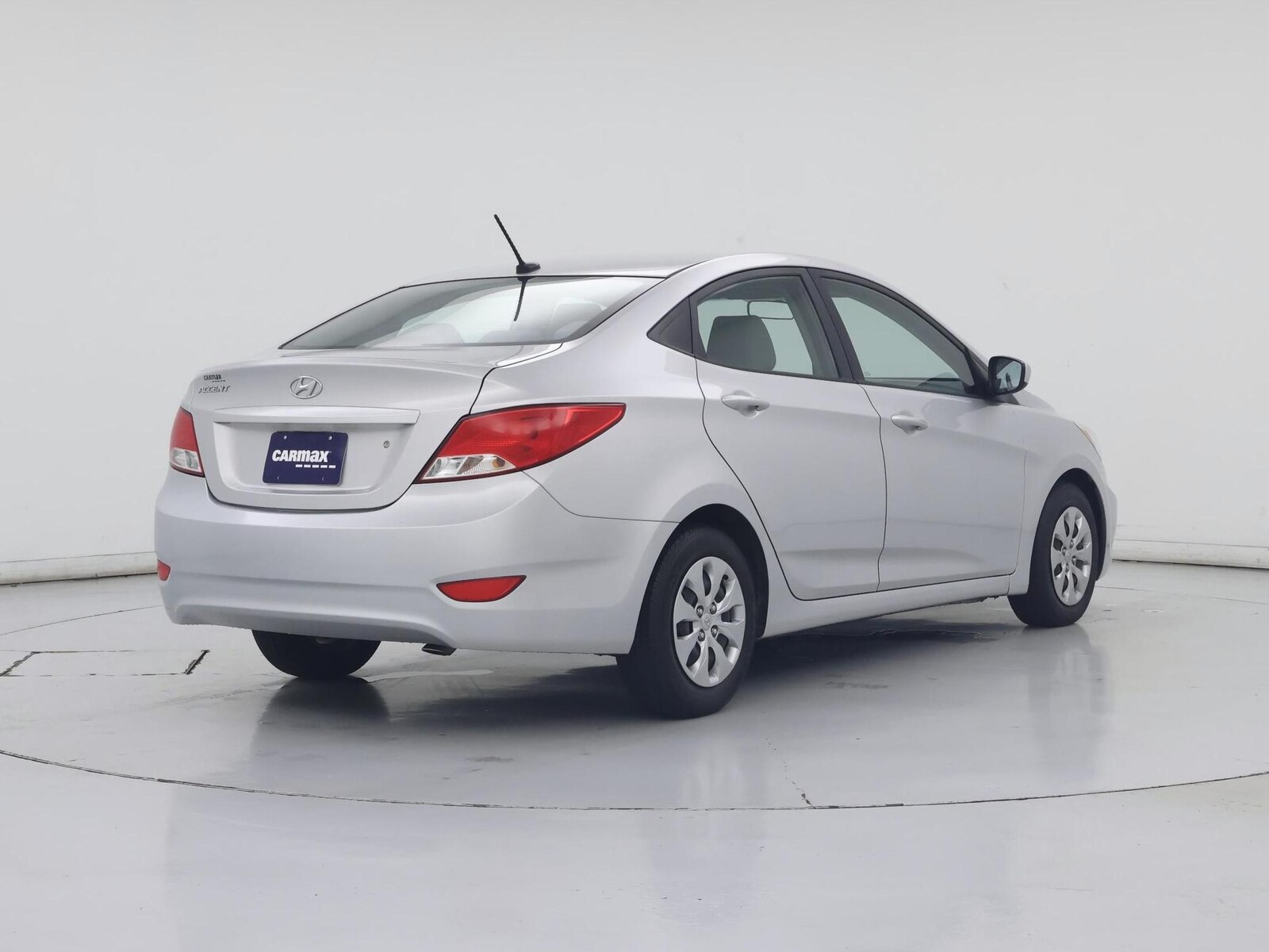 2017 Hyundai Accent SE - Photo 9
