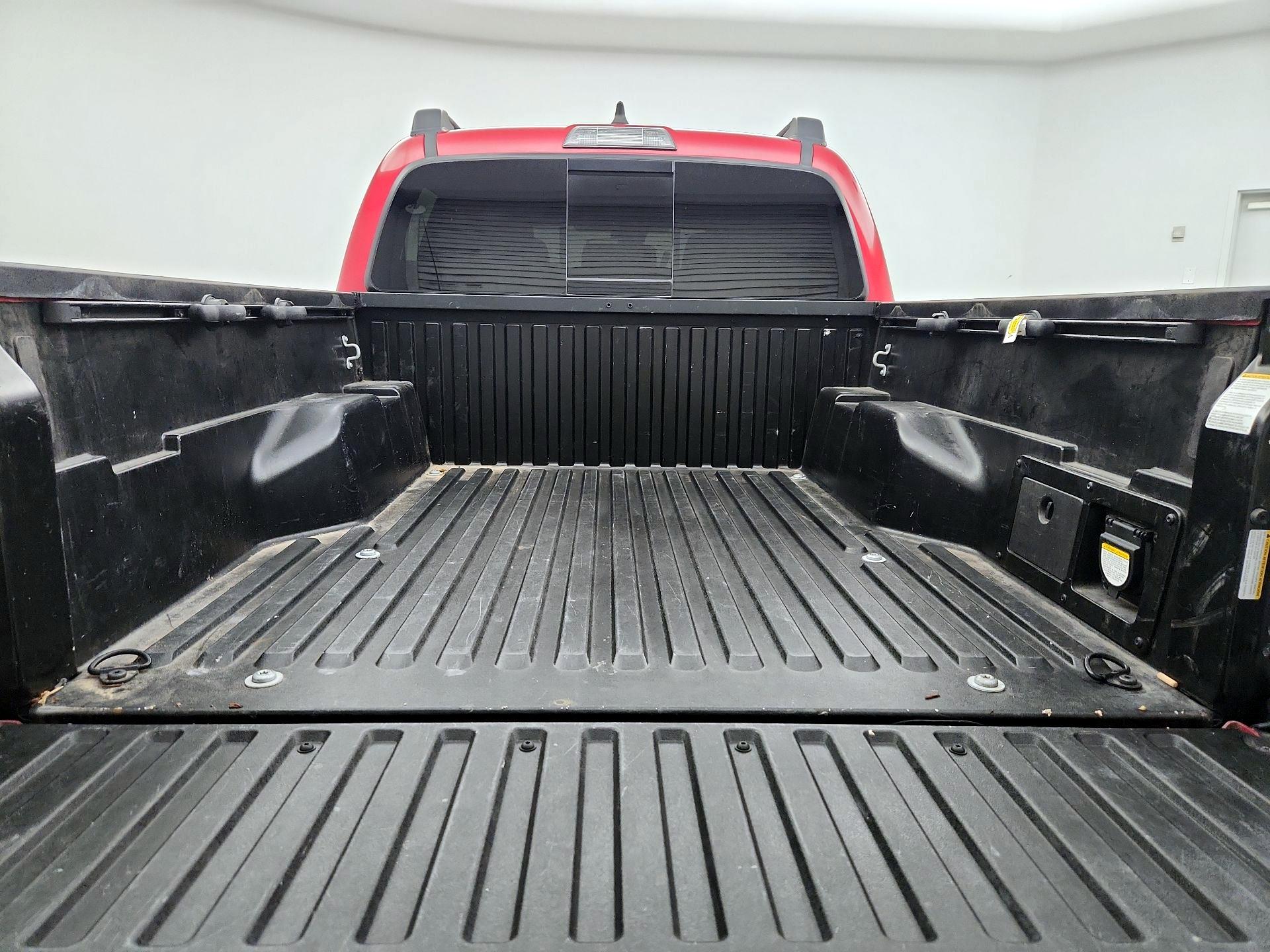 Thumbnail: 2020 Toyota Tacoma - 20