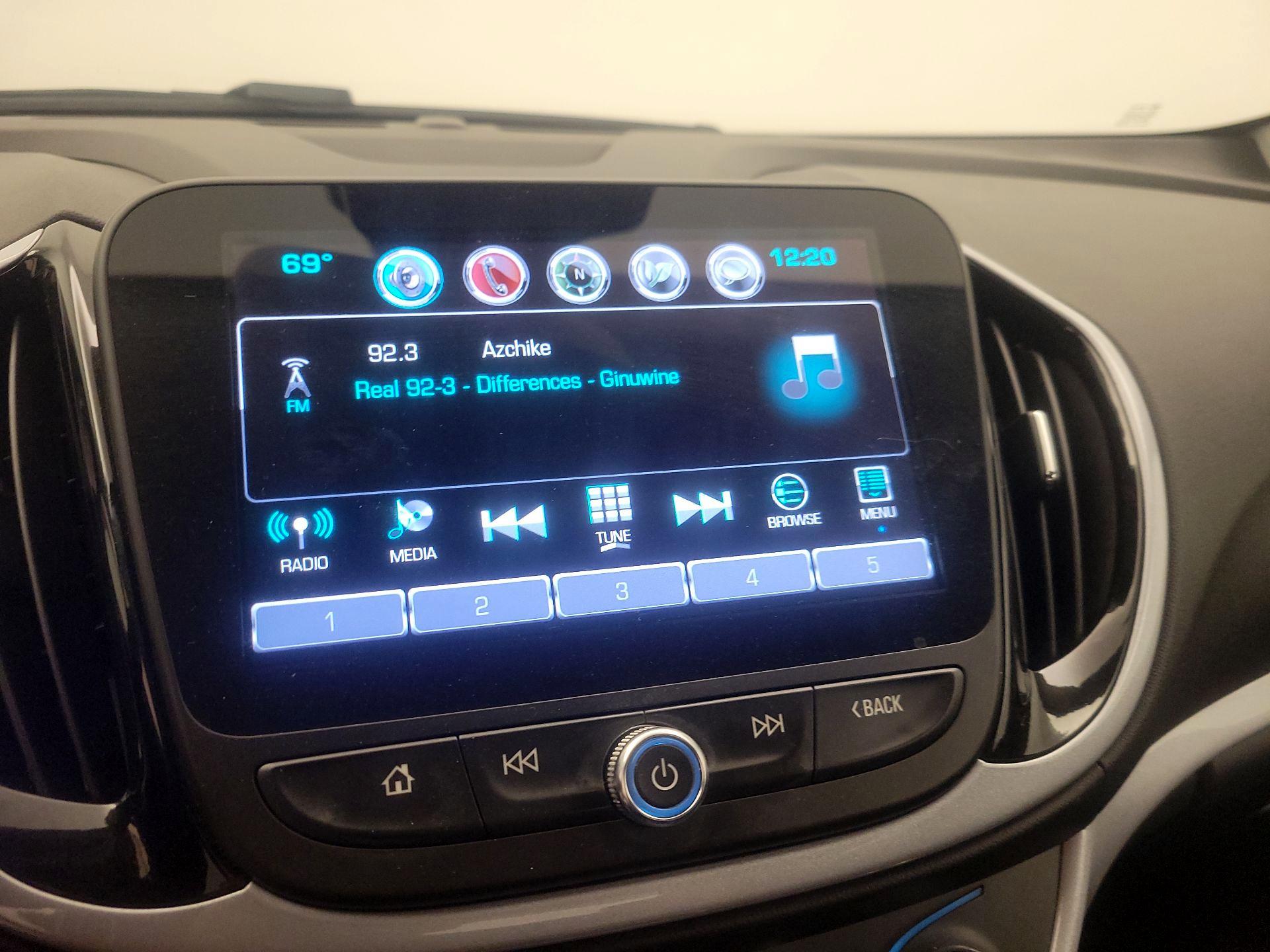 Thumbnail: 2017 Chevrolet Volt - 15
