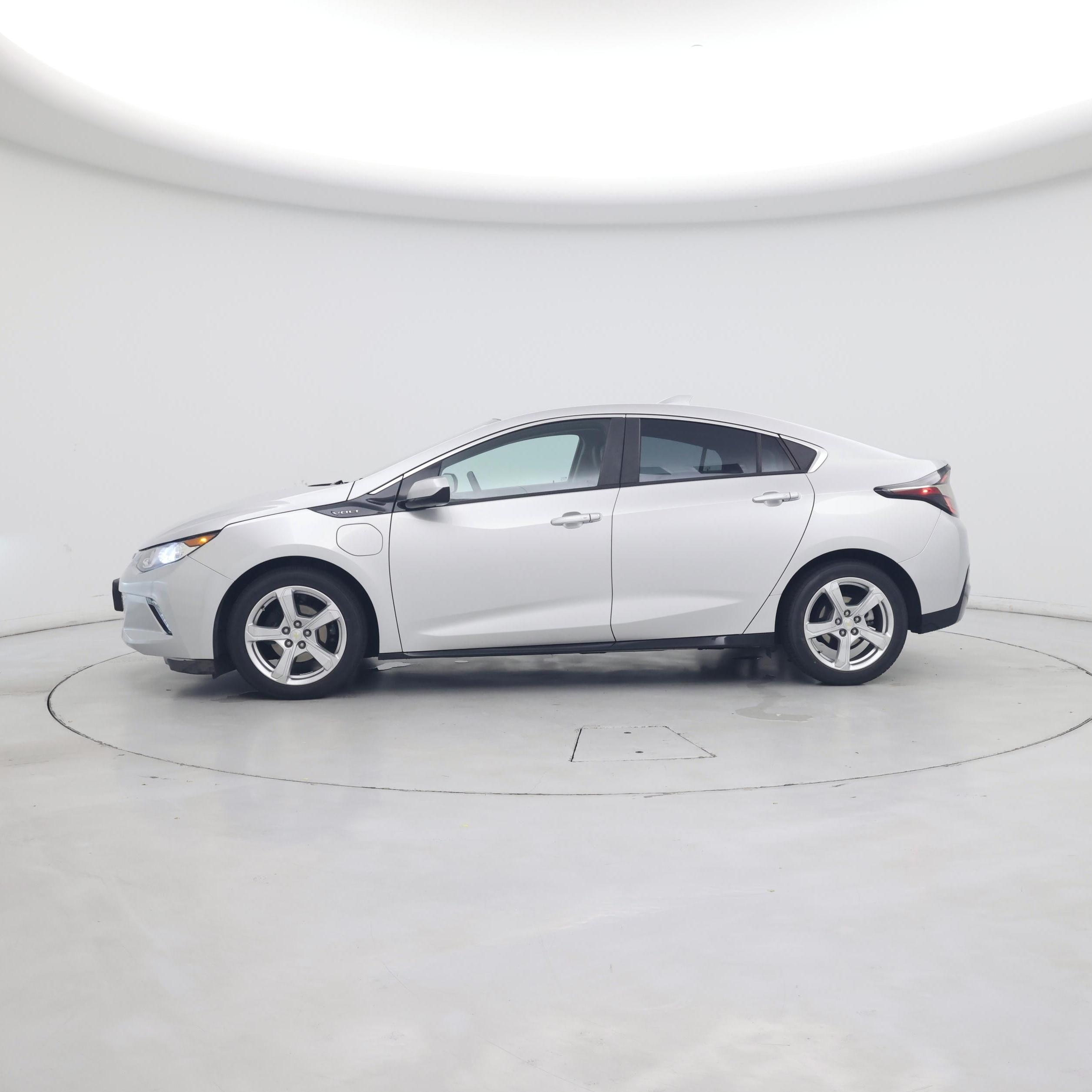 Thumbnail: 2017 Chevrolet Volt - 3