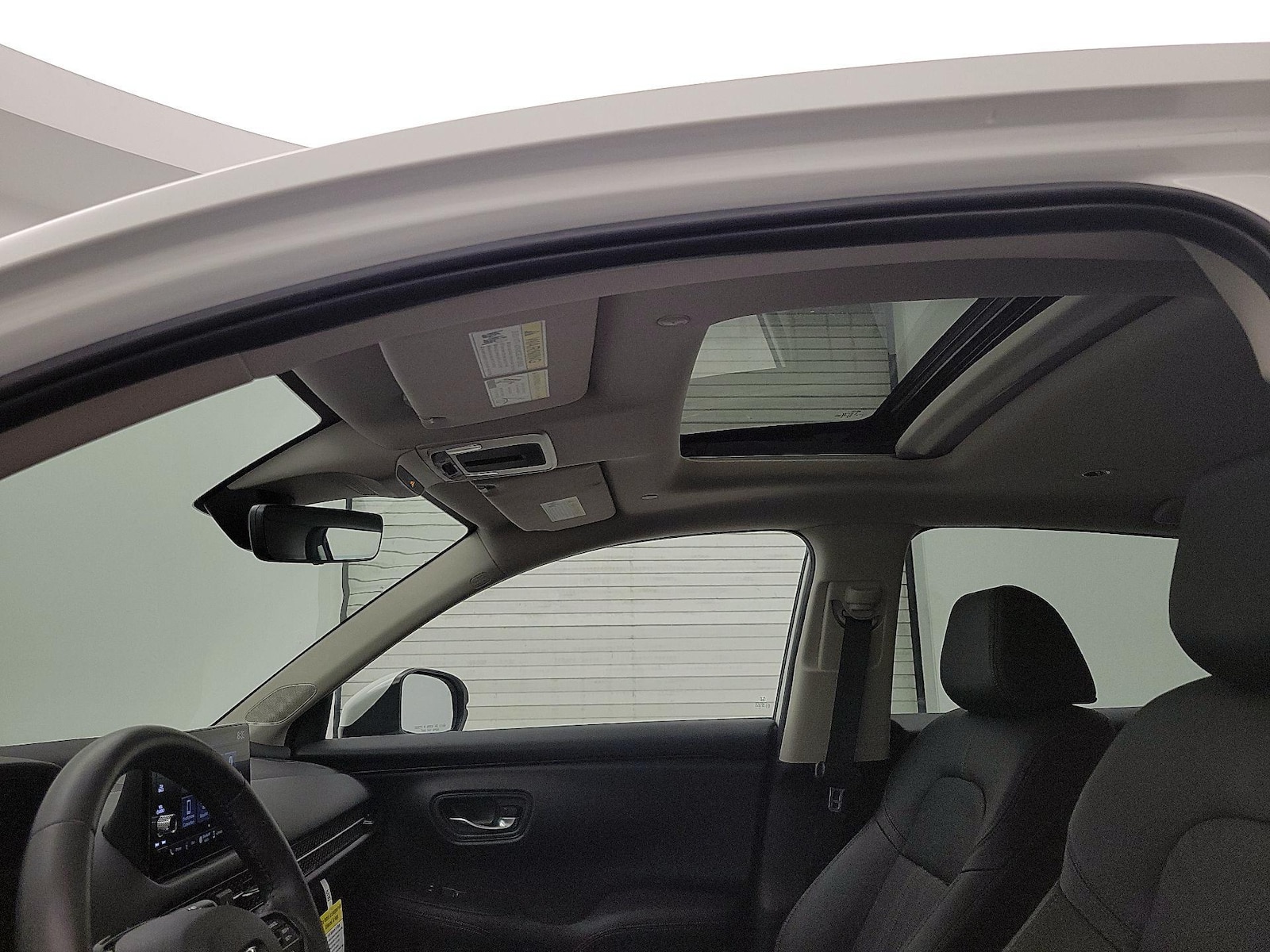 Sunroof(s) & Overhead Airbags