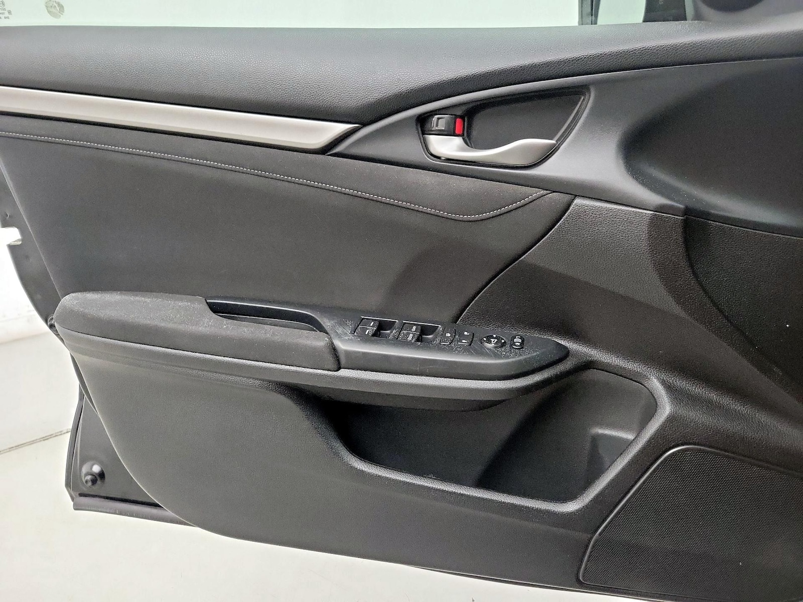 2019 Honda Civic Hatchback EX - Photo 11