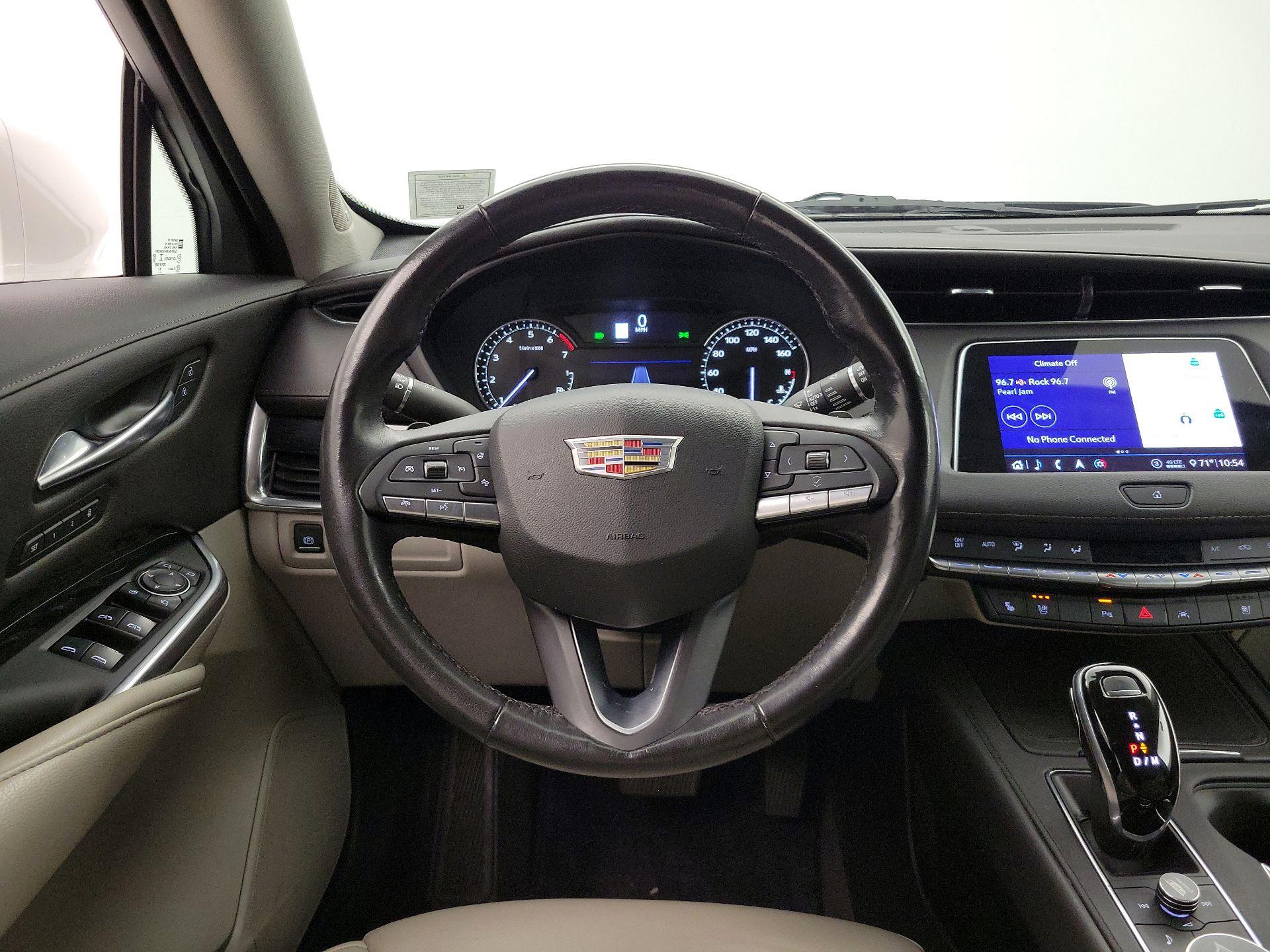 Thumbnail: 2020 Cadillac XT4 - 10