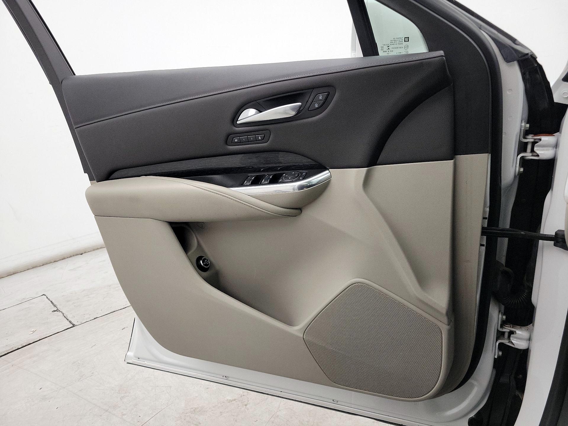 Thumbnail: 2020 Cadillac XT4 - 12