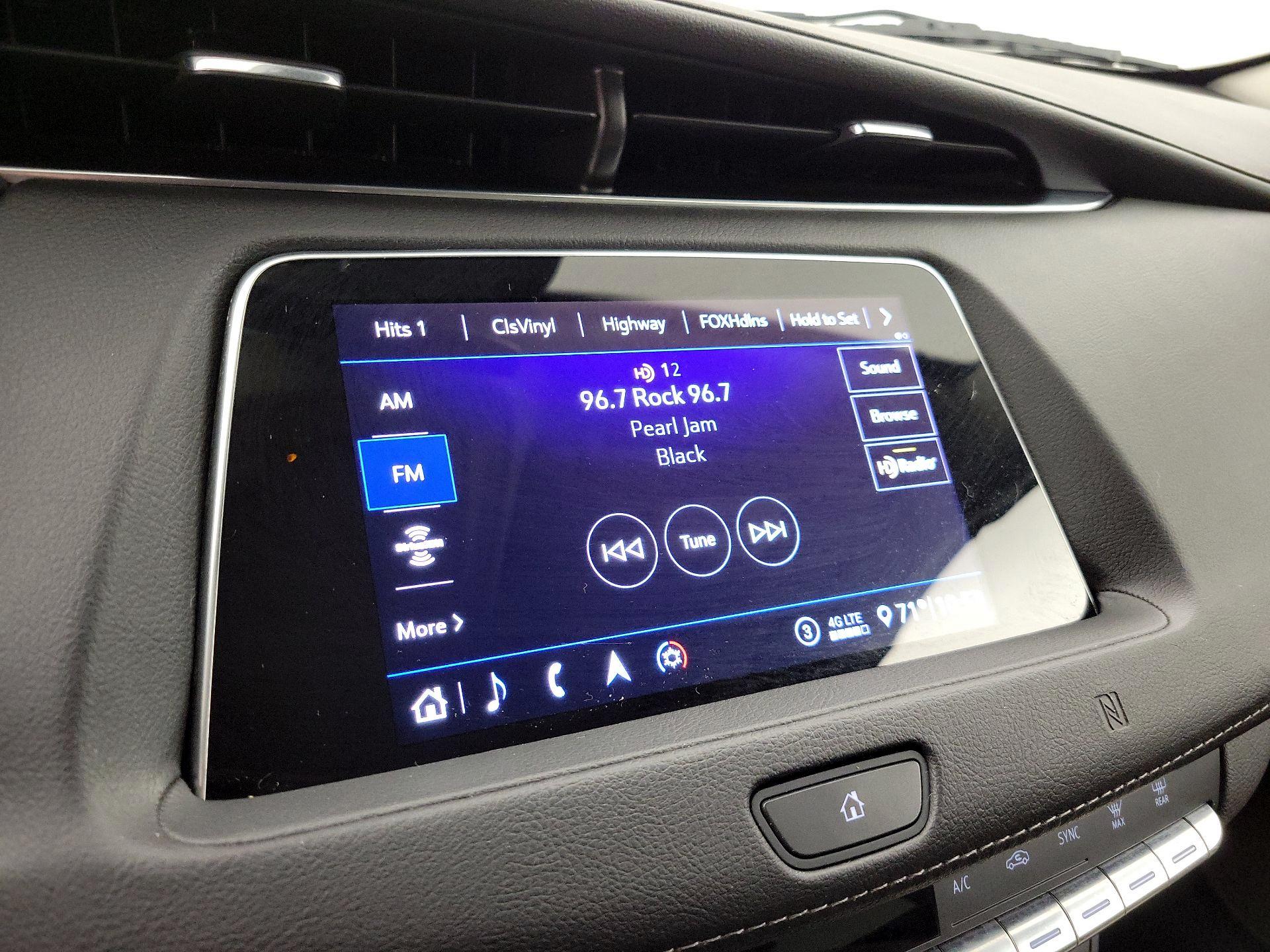 Thumbnail: 2020 Cadillac XT4 - 16