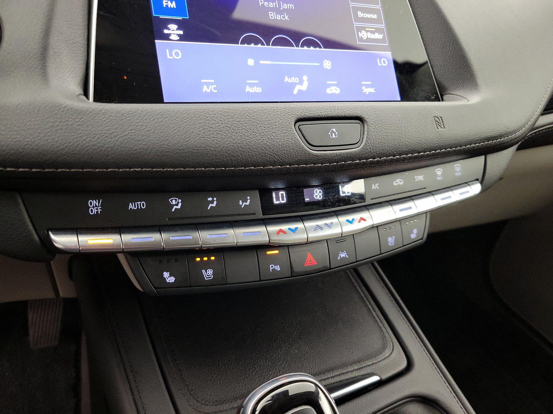 Thumbnail: 2020 Cadillac XT4 - 17