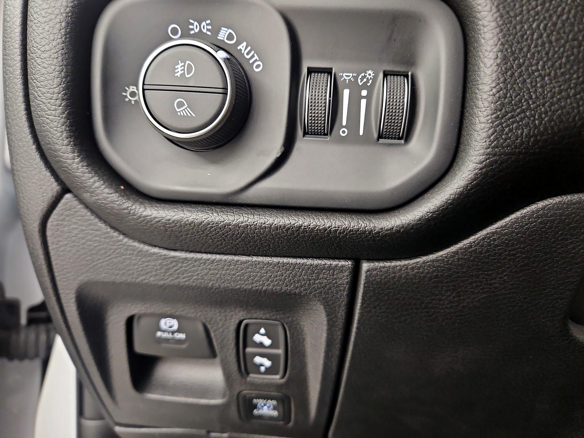 Thumbnail: 2025 RAM 1500 - 13