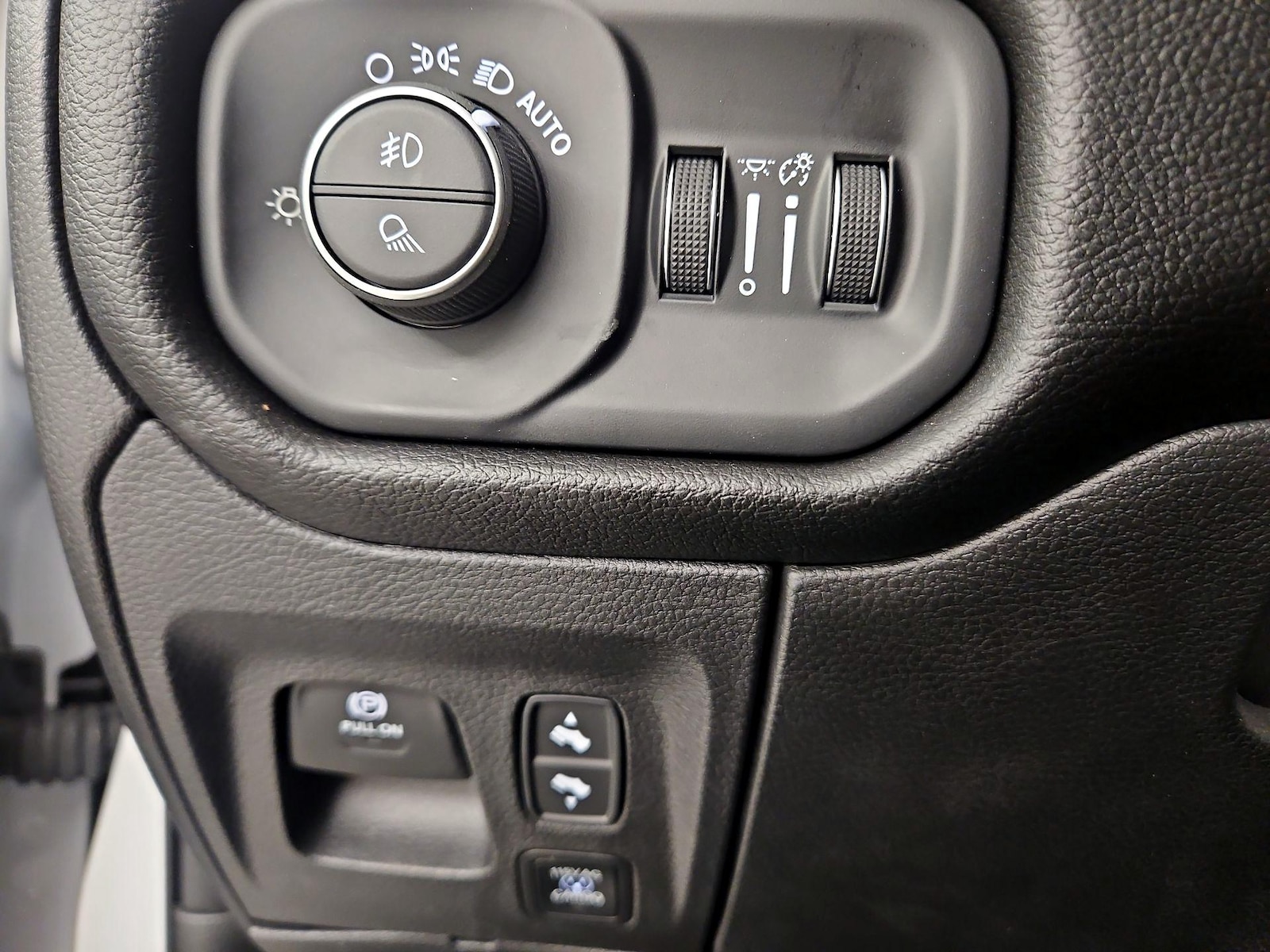 2025 RAM Ram 1500 Pickup Rebel - Photo 14