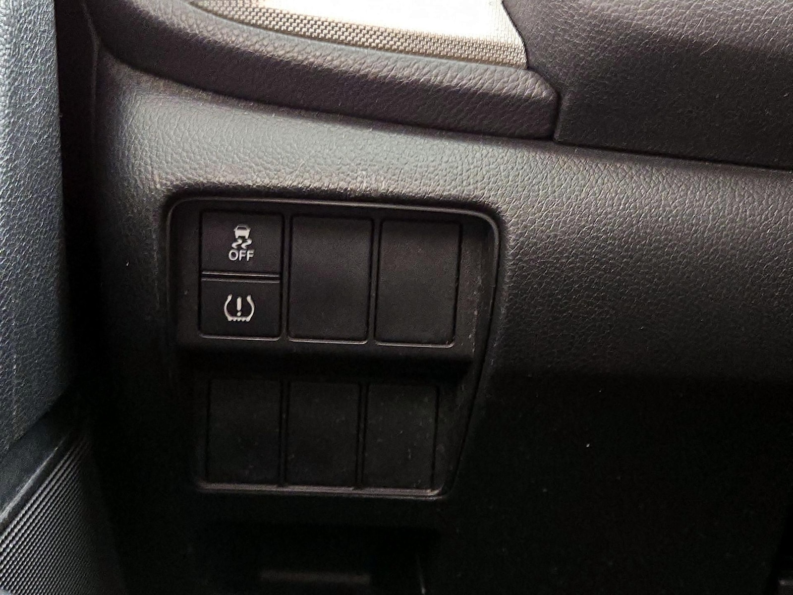 2017 Honda CR-V LX - Photo 14