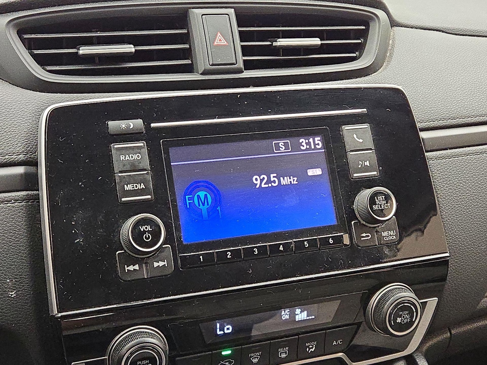 2017 Honda CR-V LX - Photo 16