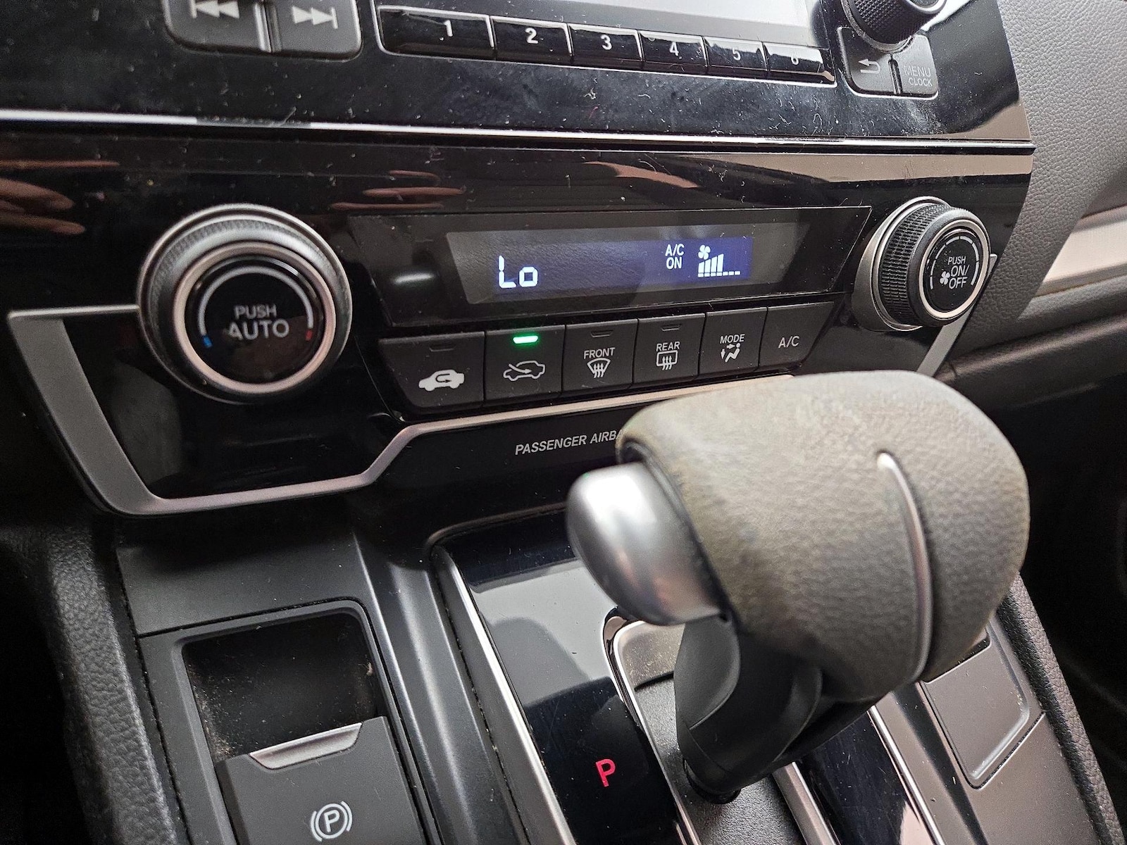 2017 Honda CR-V LX - Photo 17
