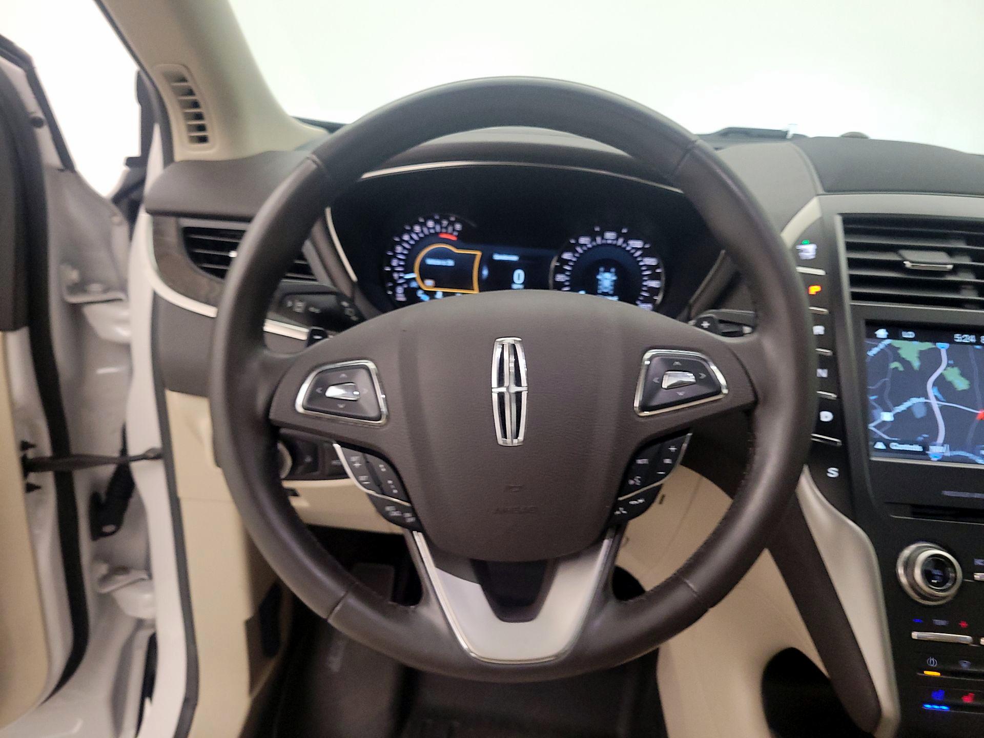 Thumbnail: 2017 Lincoln MKC - 10
