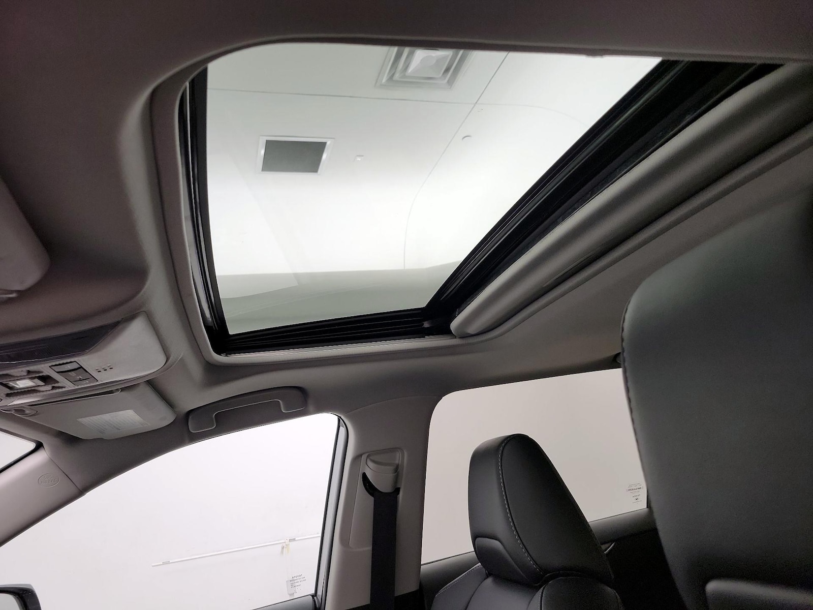 Sunroof(s) & Overhead Airbags