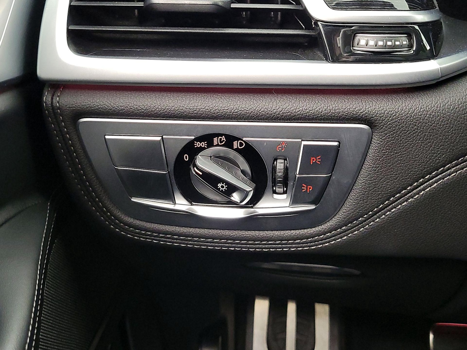 2021 BMW 7 Series 740i - Photo 14