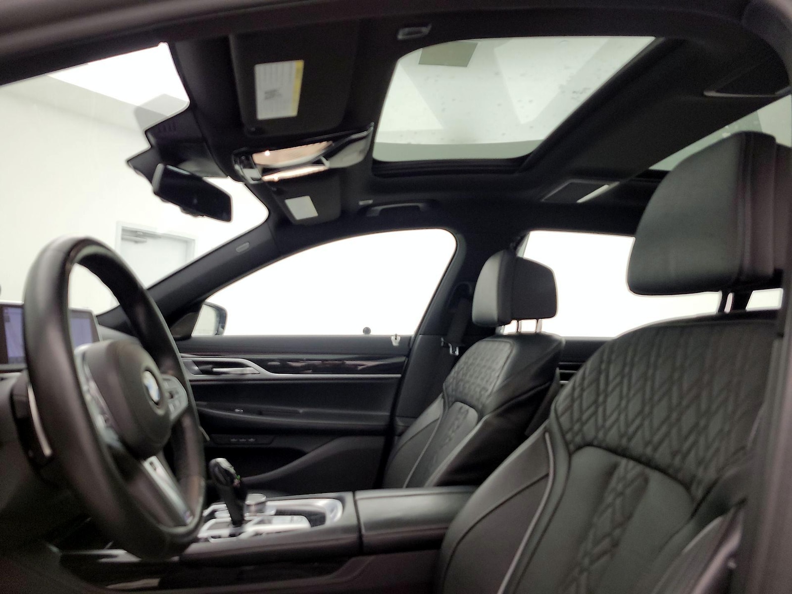 2021 BMW 7 Series 740i - Photo 21