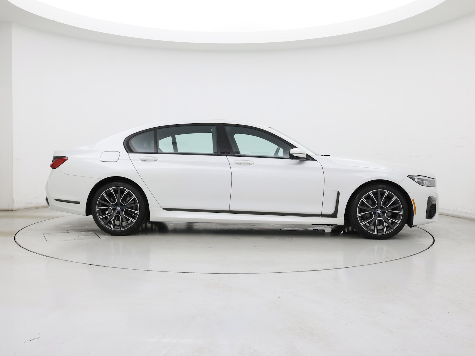 2021 BMW 7 Series 740i - Photo 8