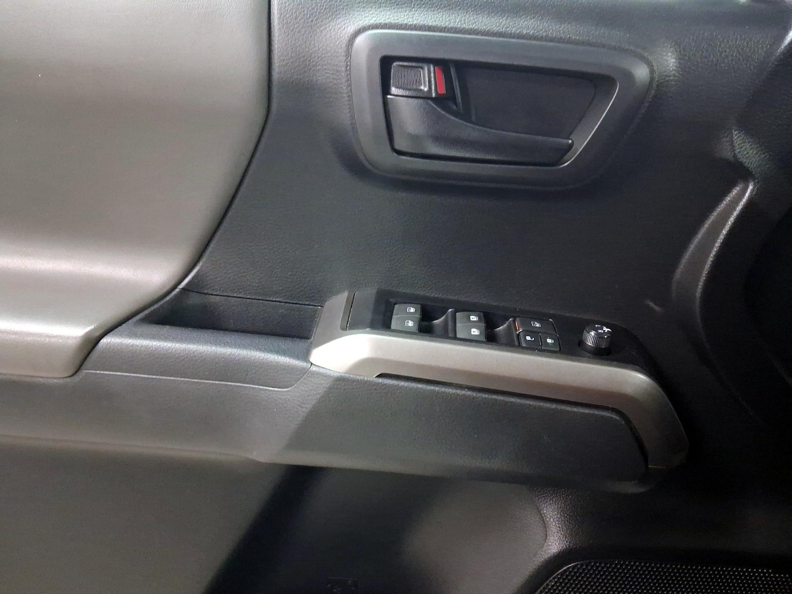 2023 Toyota Tacoma SR5 - Photo 13