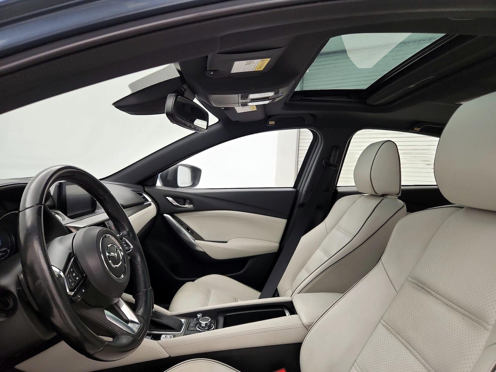 Sunroof(s) & Overhead Airbags