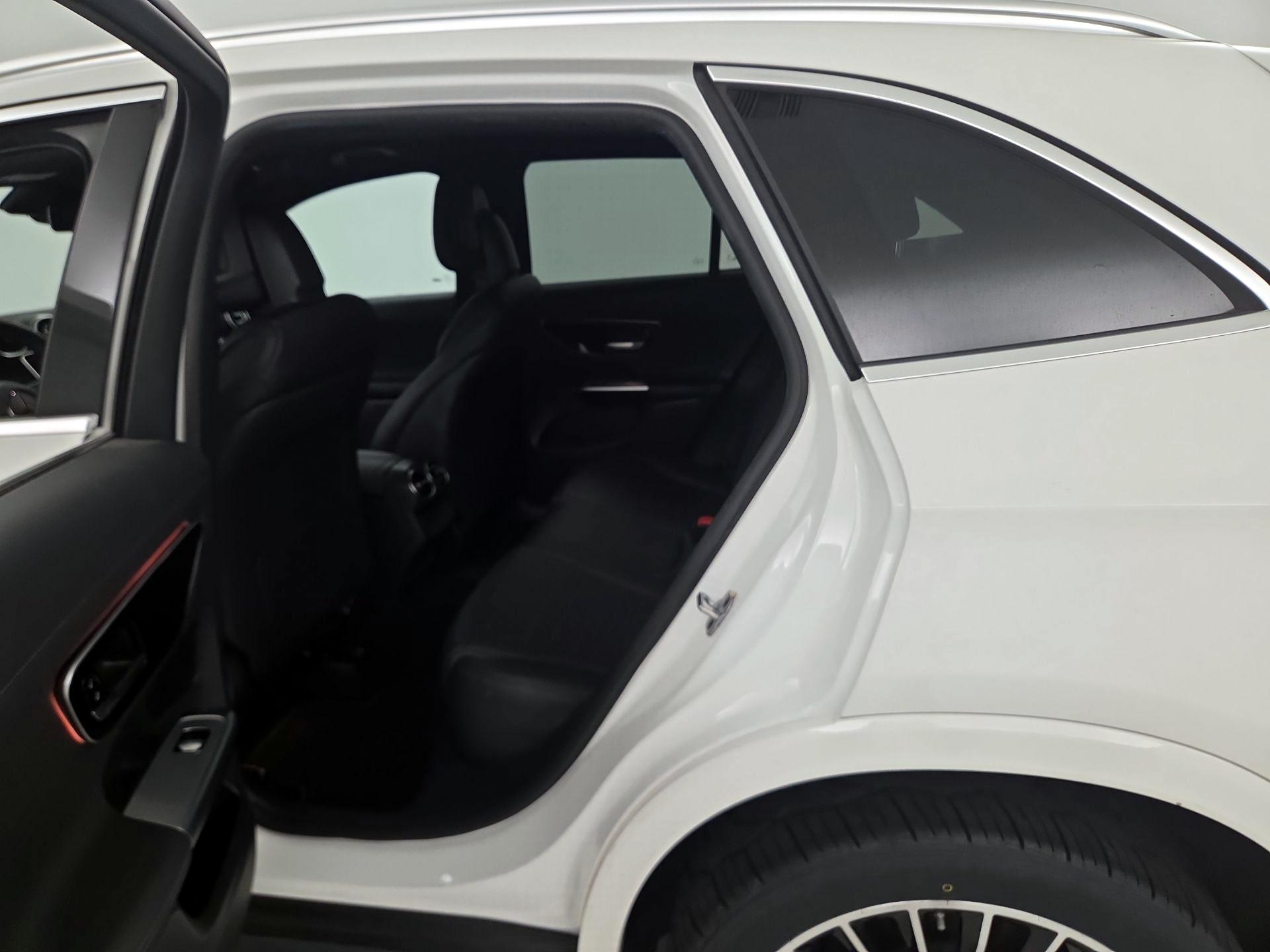 Thumbnail: 2023 Mercedes-Benz GLC - 18