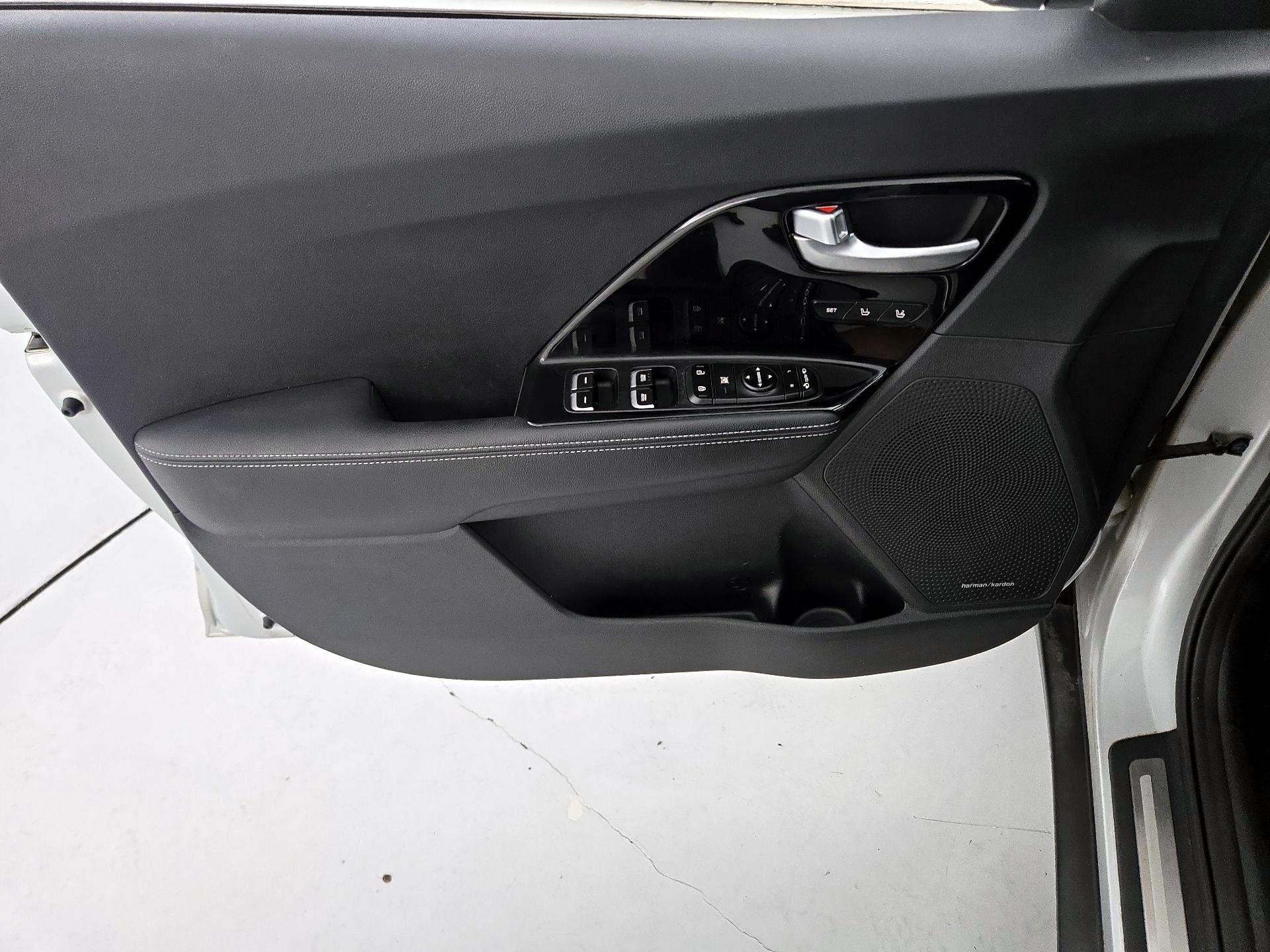 Thumbnail: 2019 Kia Niro - 12