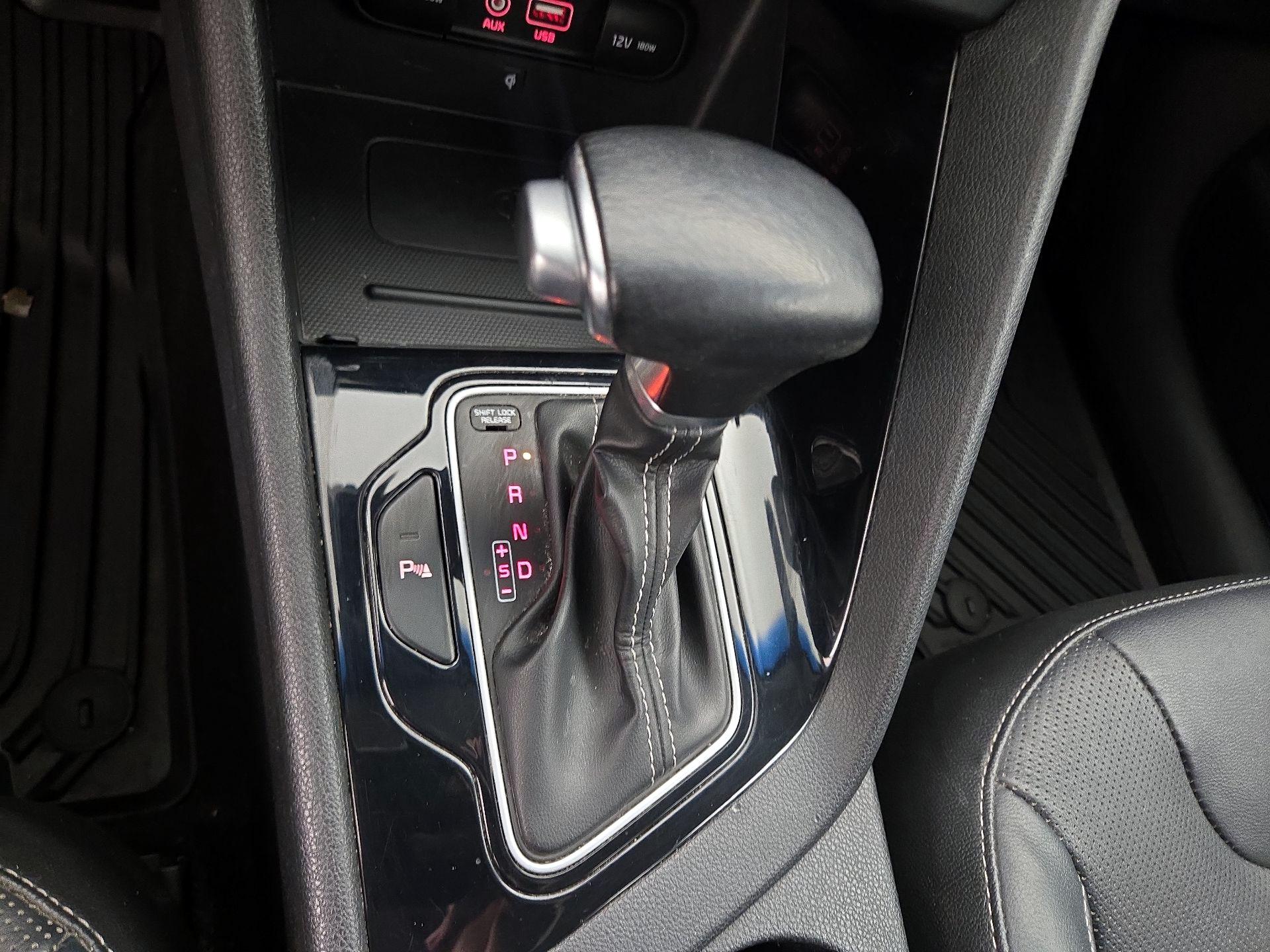 Thumbnail: 2019 Kia Niro - 18