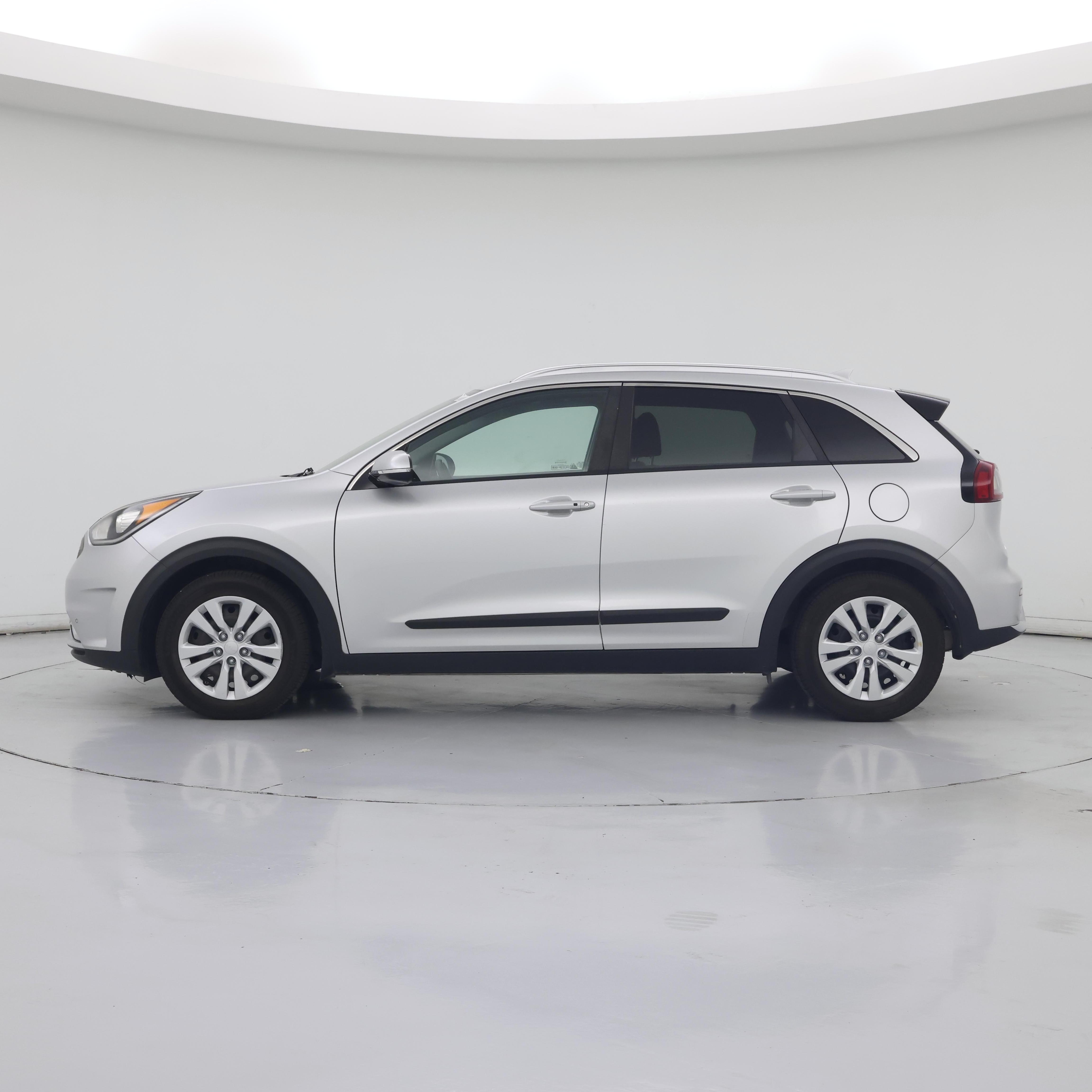 Thumbnail: 2019 Kia Niro - 3