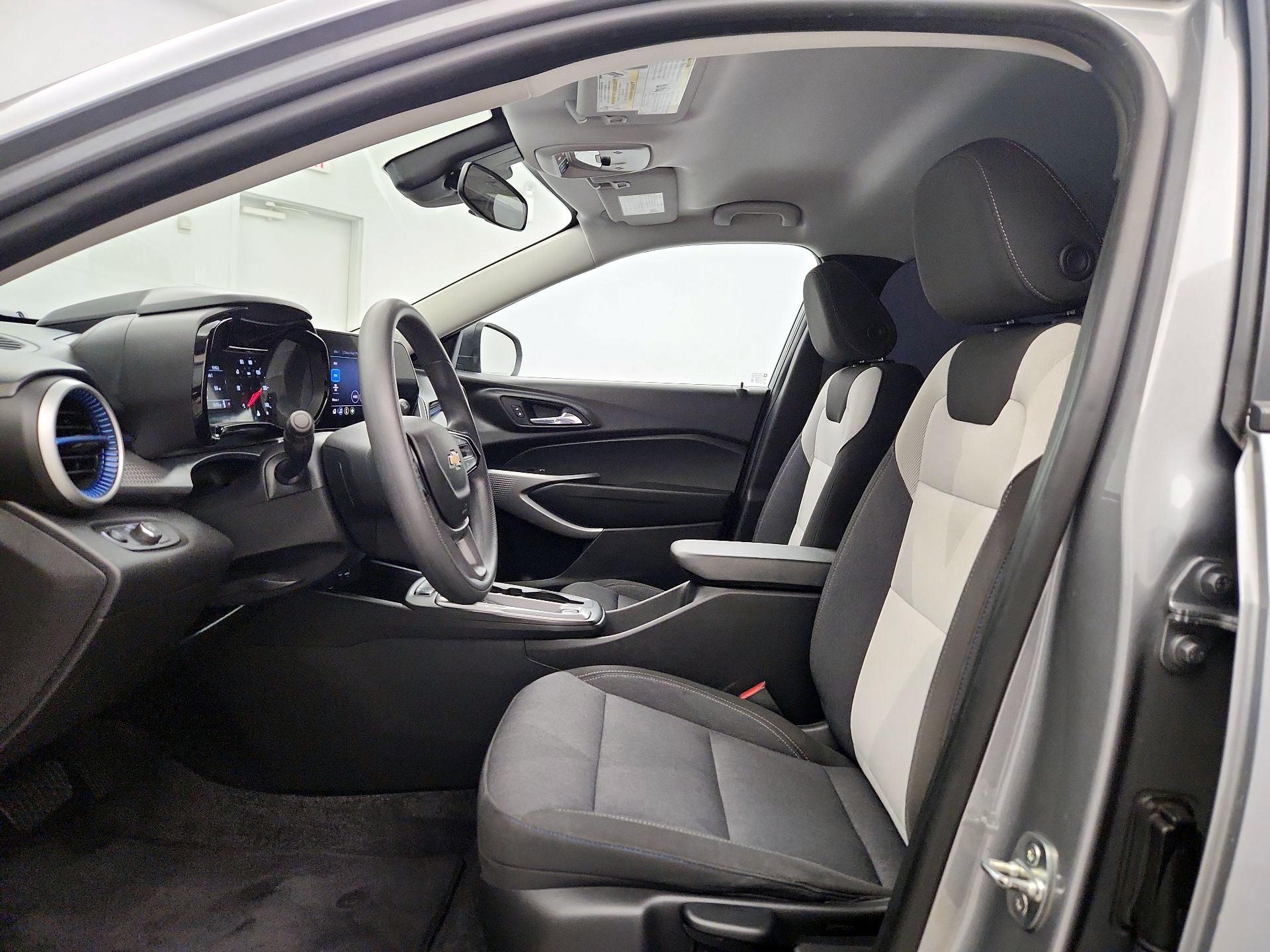 Thumbnail: 2024 Chevrolet Trax - 11