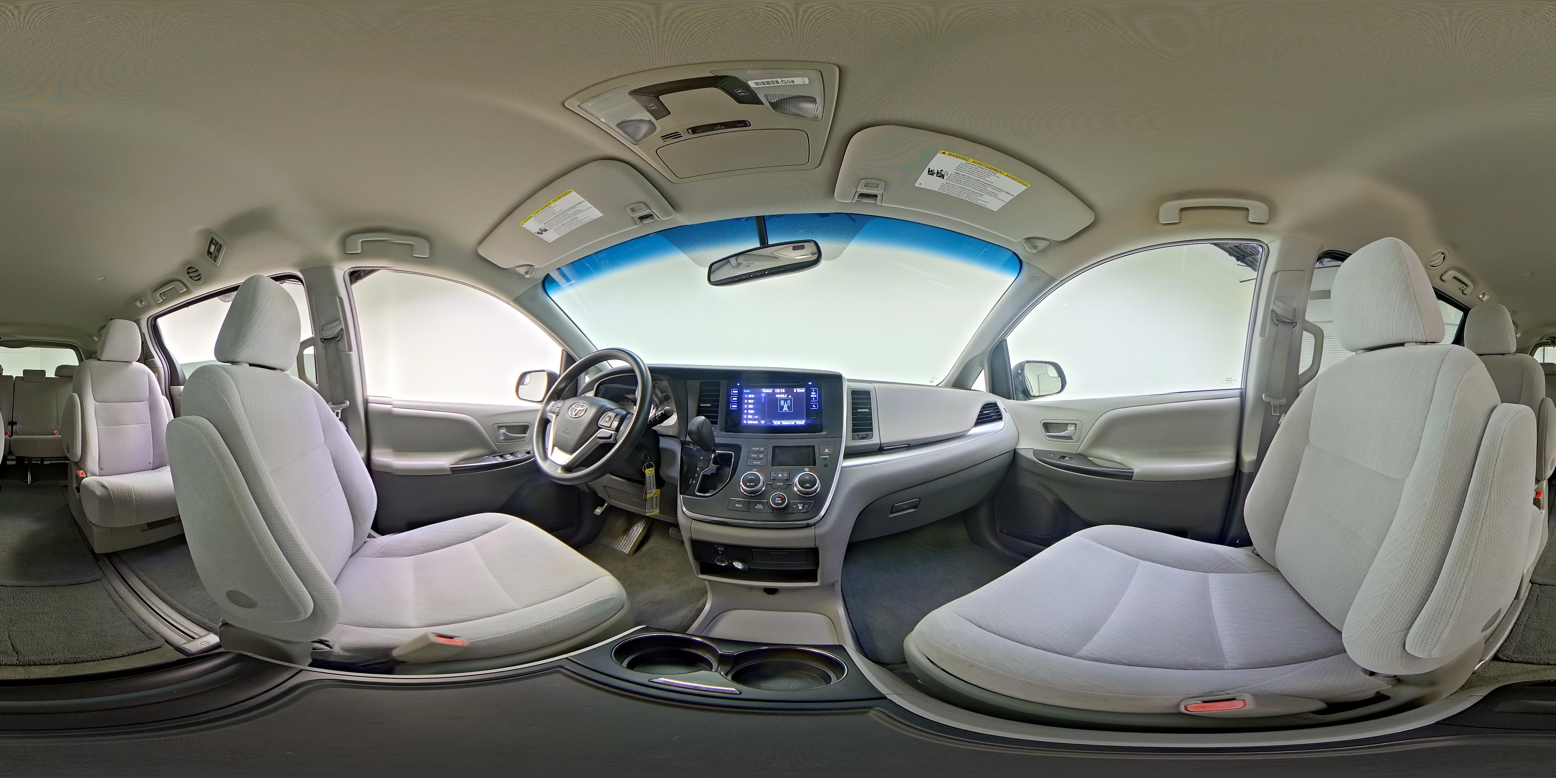2016 Toyota Sienna LE - Photo 24