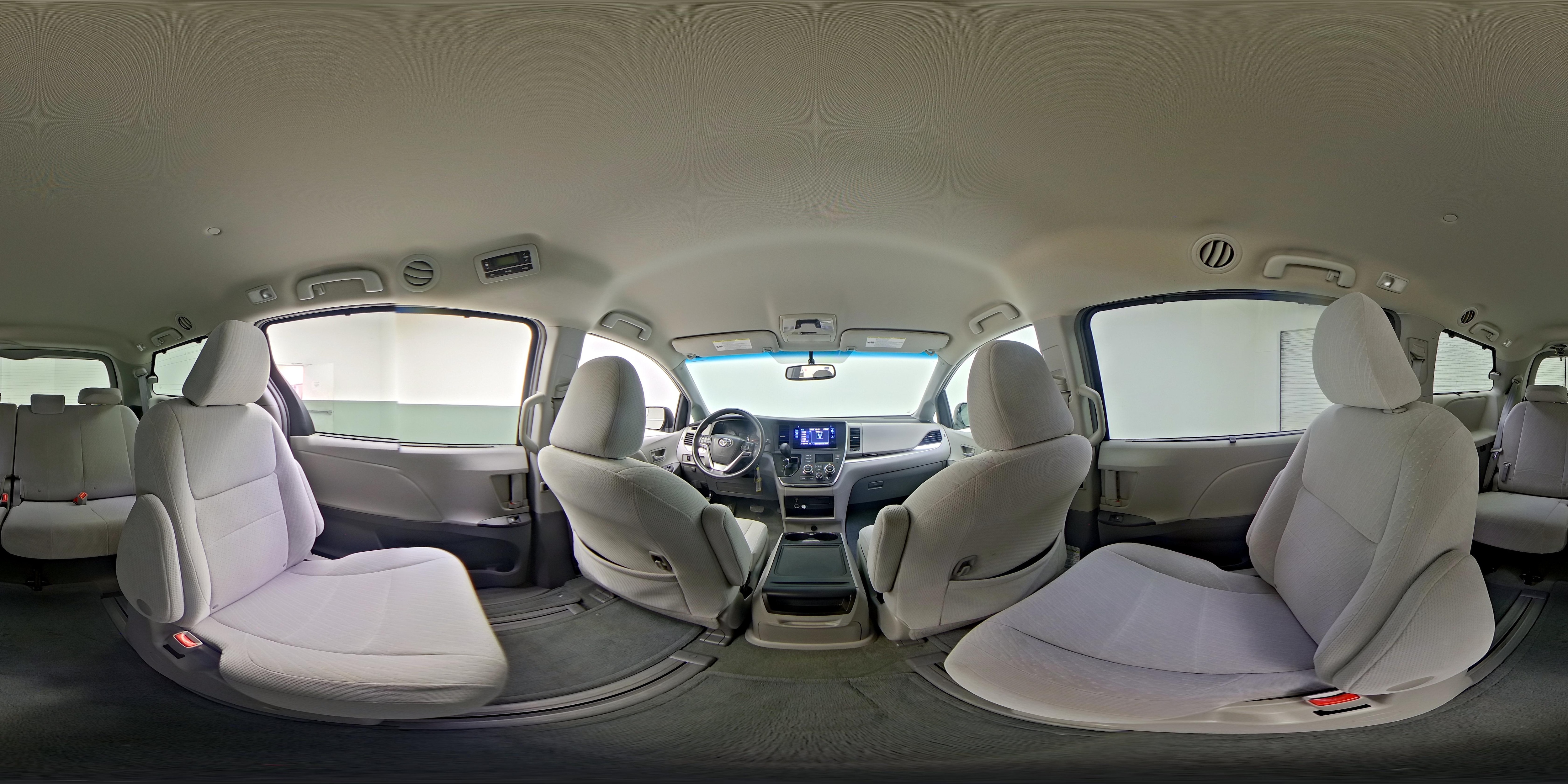 2016 Toyota Sienna LE - Photo 25