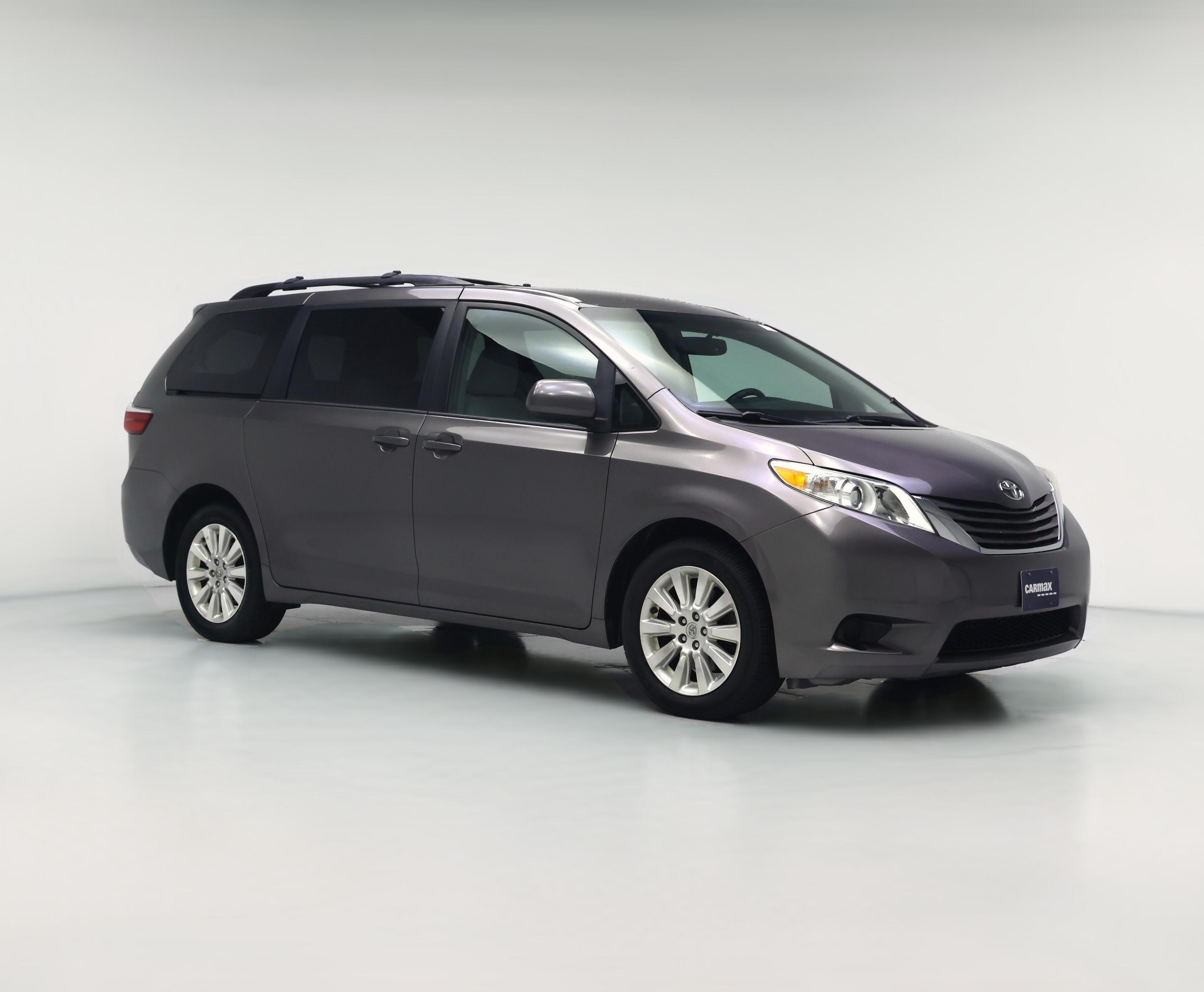 Thumbnail: 2016 Toyota Sienna - 1