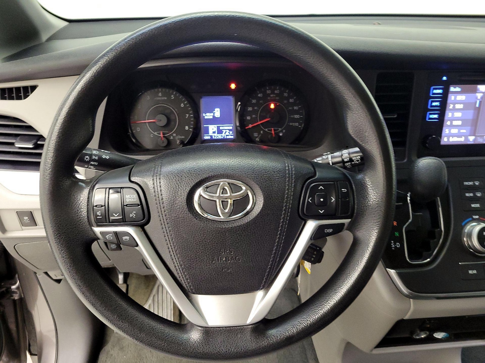 2016 Toyota Sienna LE - Photo 11
