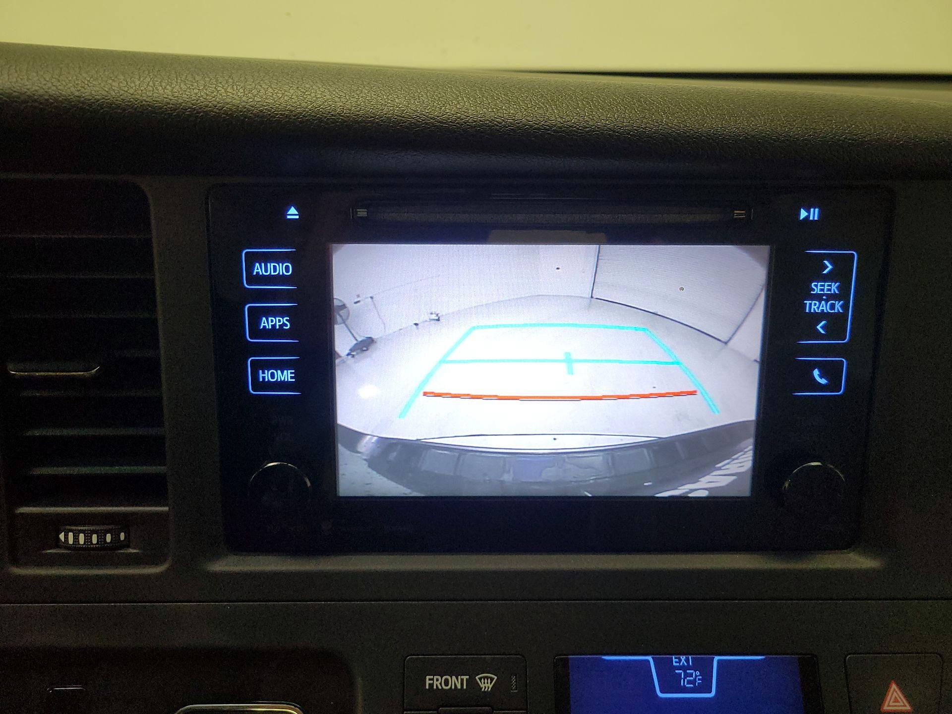 Thumbnail: 2016 Toyota Sienna - 14