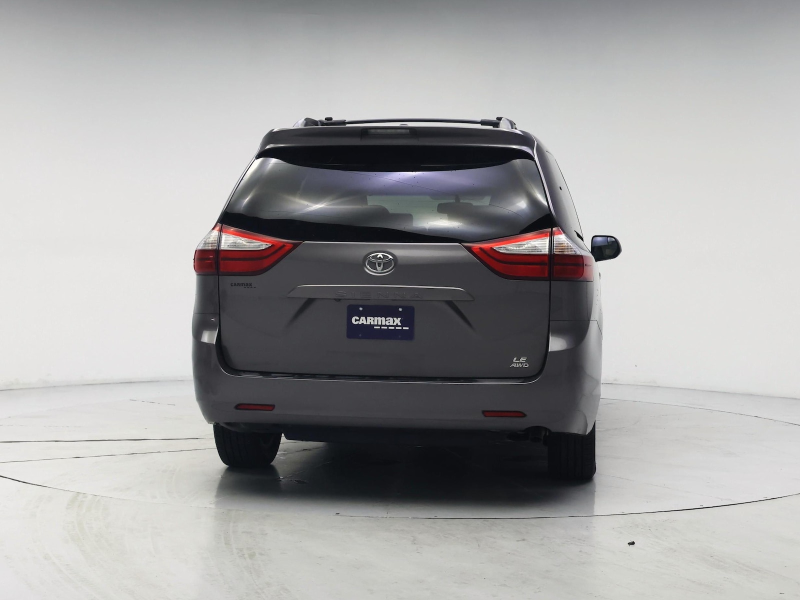 2016 Toyota Sienna LE - Photo 9