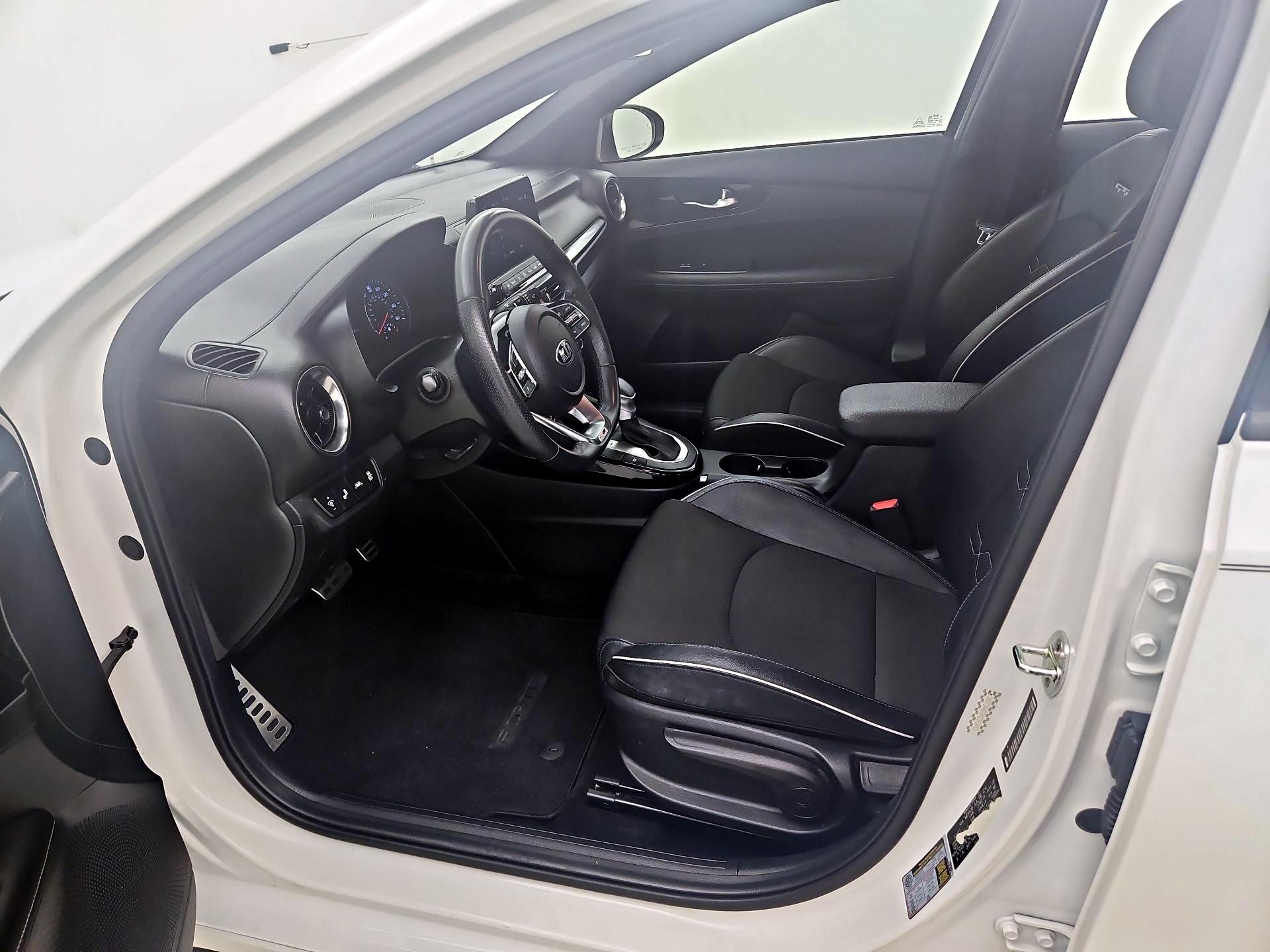 Thumbnail: 2021 Kia Forte - 11