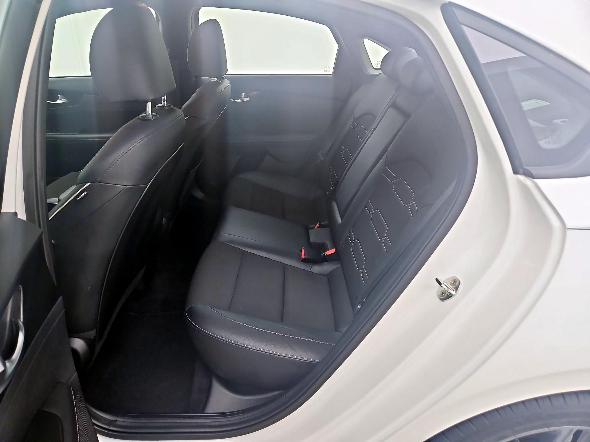 Thumbnail: 2021 Kia Forte - 19