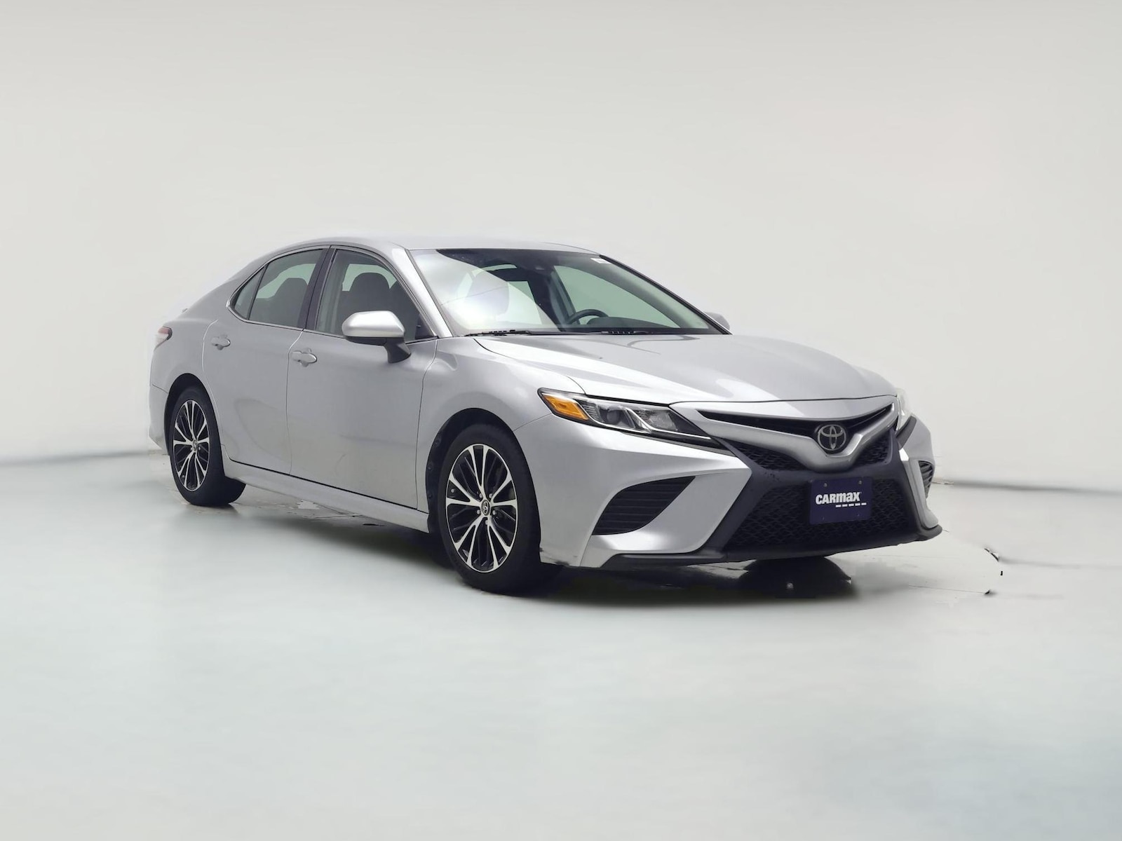 2019 Toyota Camry SE - Photo 1