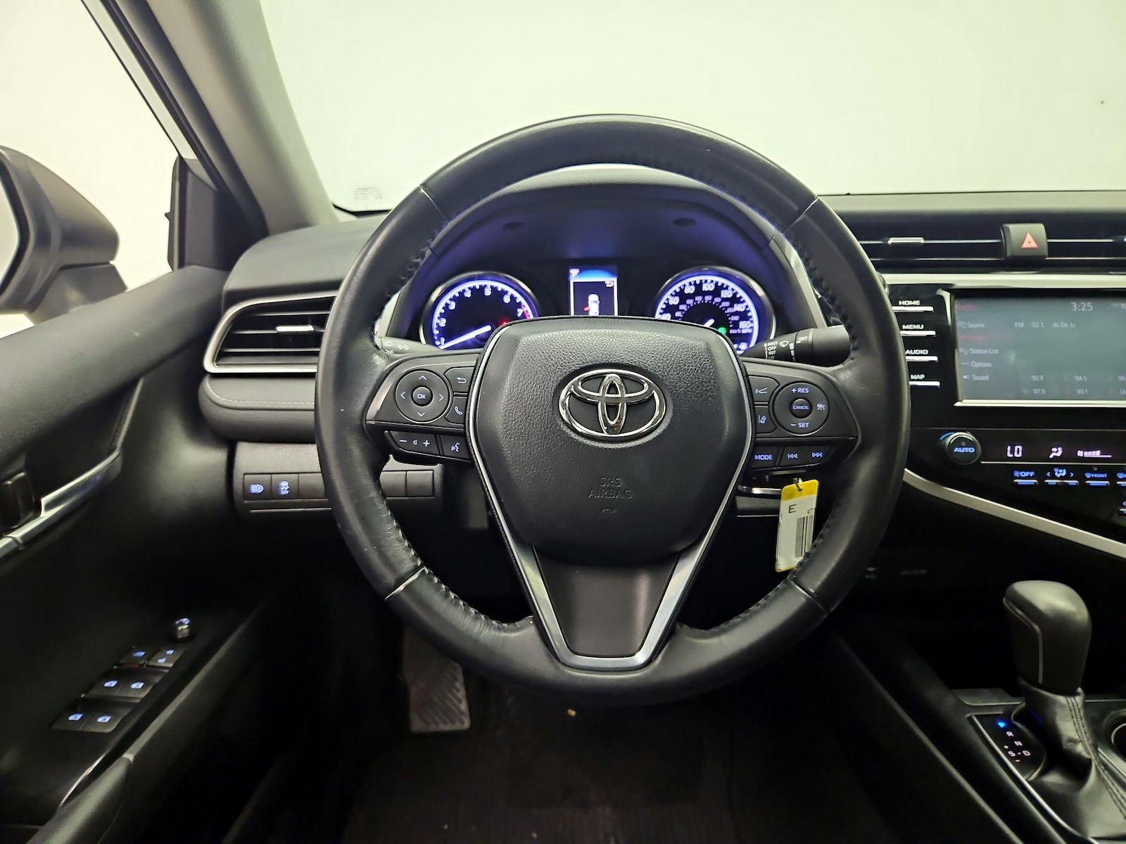 2019 Toyota Camry SE - Photo 11