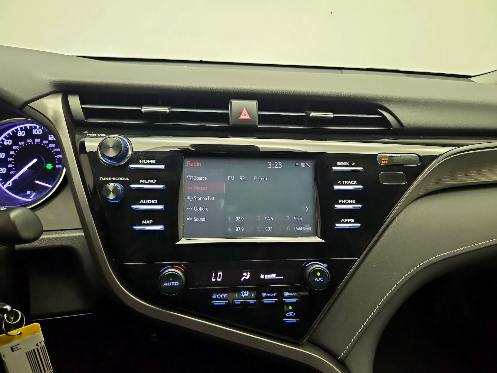 2019 Toyota Camry SE - Photo 15