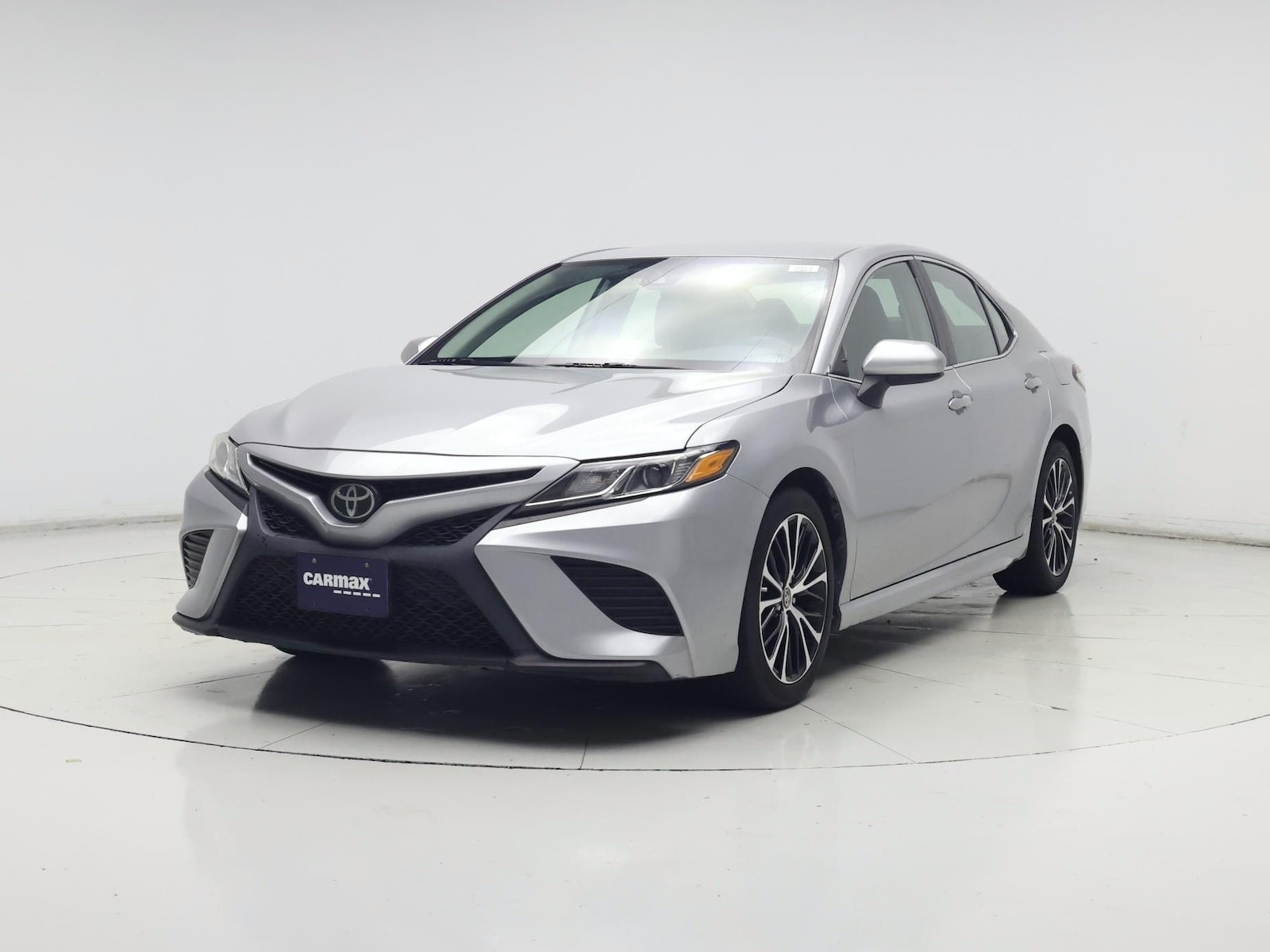 2019 Toyota Camry SE - Photo 5