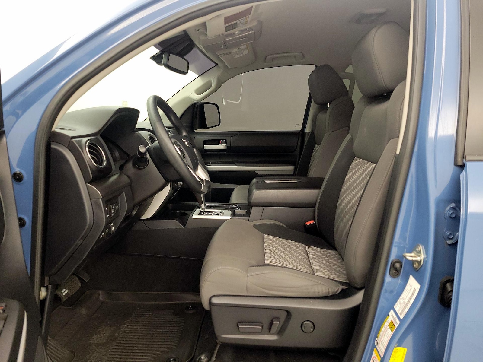 Power Seat(s) & Side Airbags