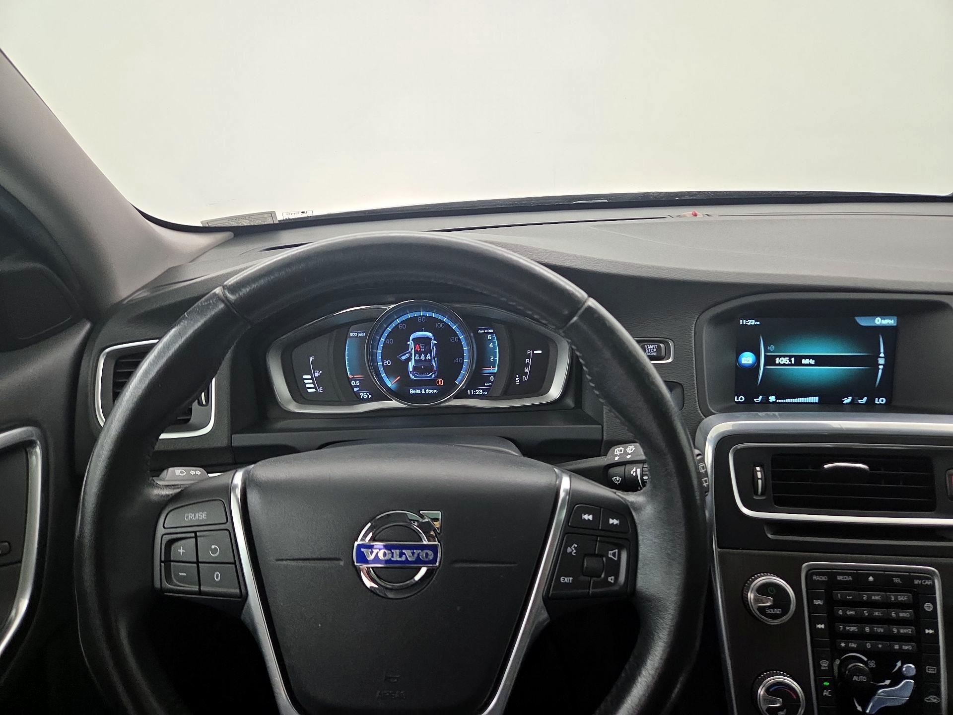 Thumbnail: 2016 Volvo V60 - 10