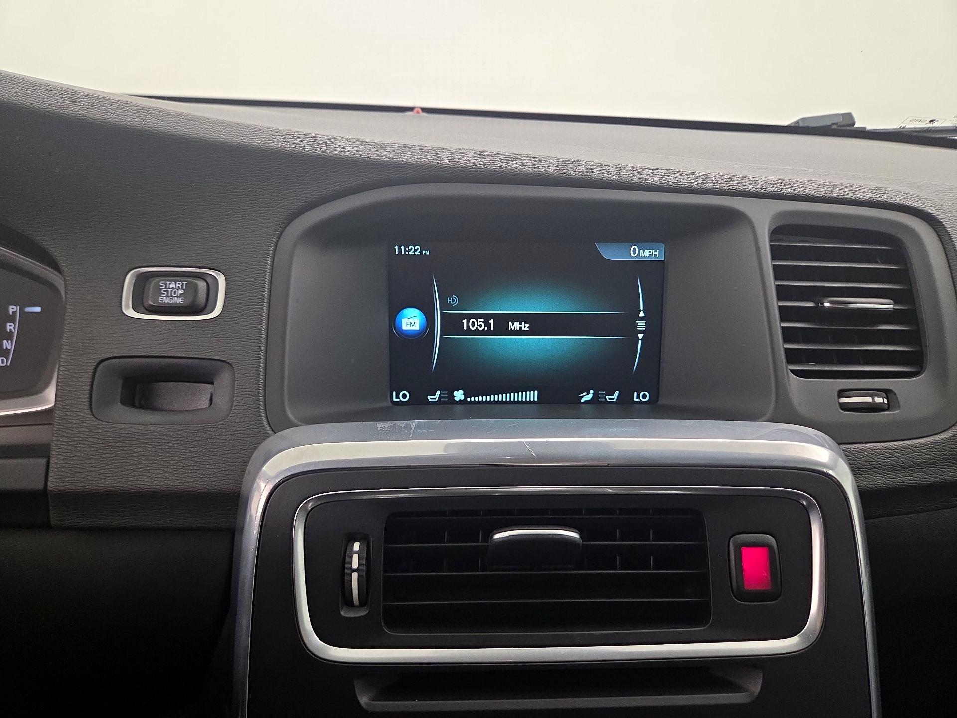 Thumbnail: 2016 Volvo V60 - 14